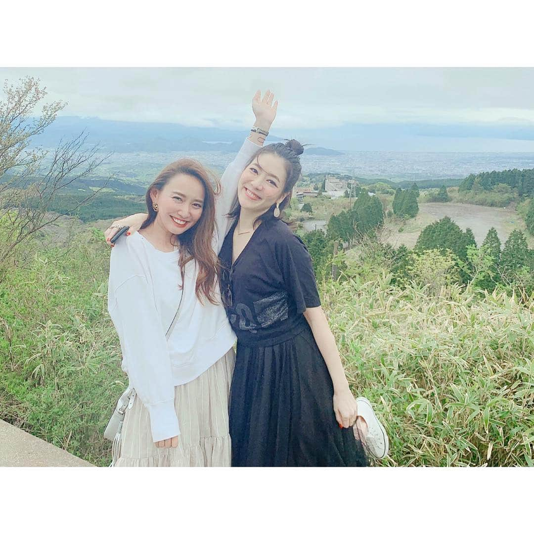 中田奈沙さんのインスタグラム写真 - (中田奈沙Instagram)「Short trip♨️ 平成→令和に一泊旅行🚘✨ カウントダウンするつもりが 22:30に寝落ちして 起きたら1:30だった🤭 そんな令和の始まりだけど 良い年にしたいと思います🥰 * #肝心な時に寝る #どこでも寝れる * #trip #travel #me #bff #bestie #bestfriend #shorttrip #kanagawa #hakone #yugawara #japan #gw #holiday #dayoff #thankyou #平成 #令和 #旅行 #中田奈沙 #李雨瀟 #親友 #心友 #湯河原 #箱根峠 #連休 #ゴールデンウィーク #神奈川 #休日」5月2日 19時44分 - nasa_nakada