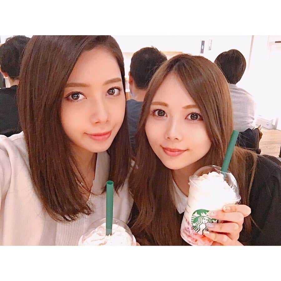 西村季里子さんのインスタグラム写真 - (西村季里子Instagram)「・ ももちゃんとランチとお茶した日🌹 2枚目の写真のわたし、 ミッキーの耳つけてんのかと思った笑った #ランチ#お茶#lunch#スタバ#starbucks  #ミッキー#耳#静かなスタバで声を殺して笑った #ももちゃんといると何かしら事件起こる #幸せ#楽しみ#嬉しみ#かわいい#美人#GW」5月2日 19時41分 - kiriko_nishimura