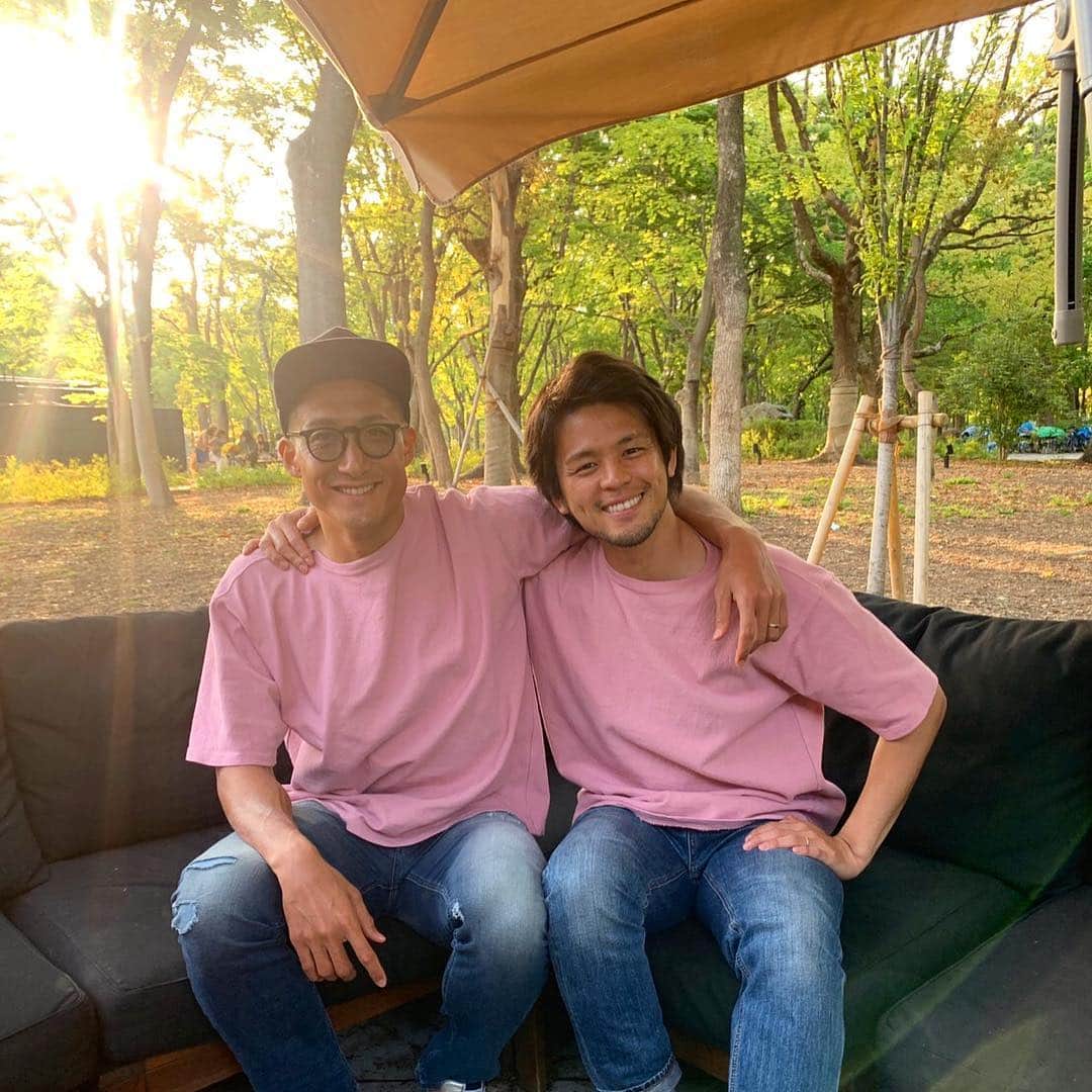 都倉賢のインスタグラム：「ピンク始めました👚  #ピンクの似合う男におれはなる」