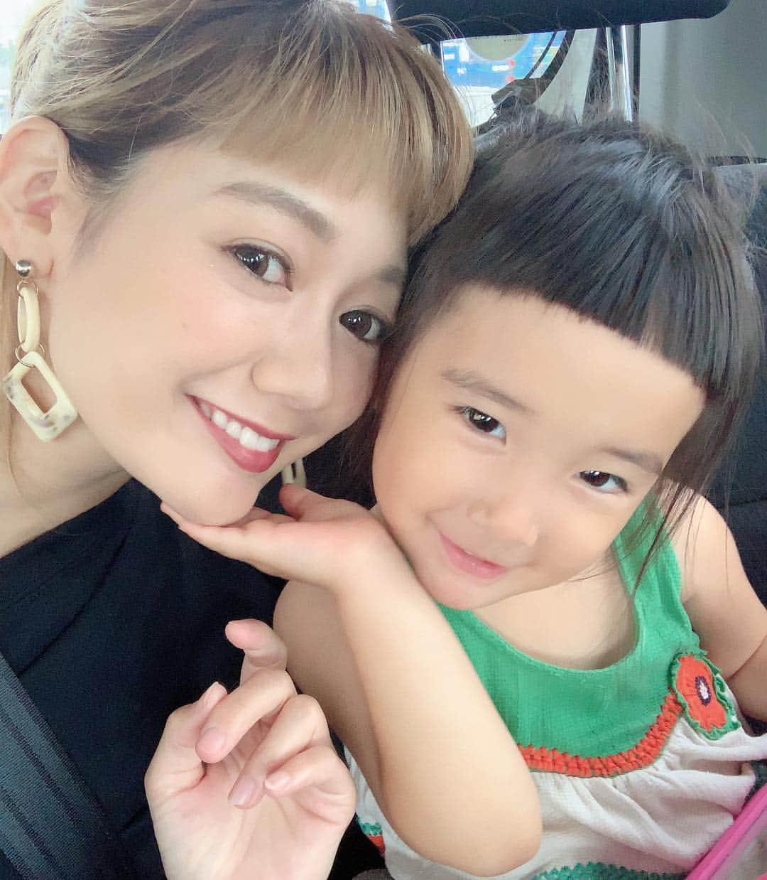 のインスタグラム：「令和初日の昨日は朝から娘の前髪を切り✂︎お昼から家族で3時間ほどXLARGE /X-girl沖縄ライカム店へ行きました👨‍👩‍👧 来てくださった皆様ありがとうございました🥺💓 #昭和生まれ(1ヶ月後には平成に変わり)平成育ちの私 #東京で過ごした平成を離れ沖縄で娘と旦那と過ごす令和 #平和な世界でありますように #日夕佳 #娘 #女の子」