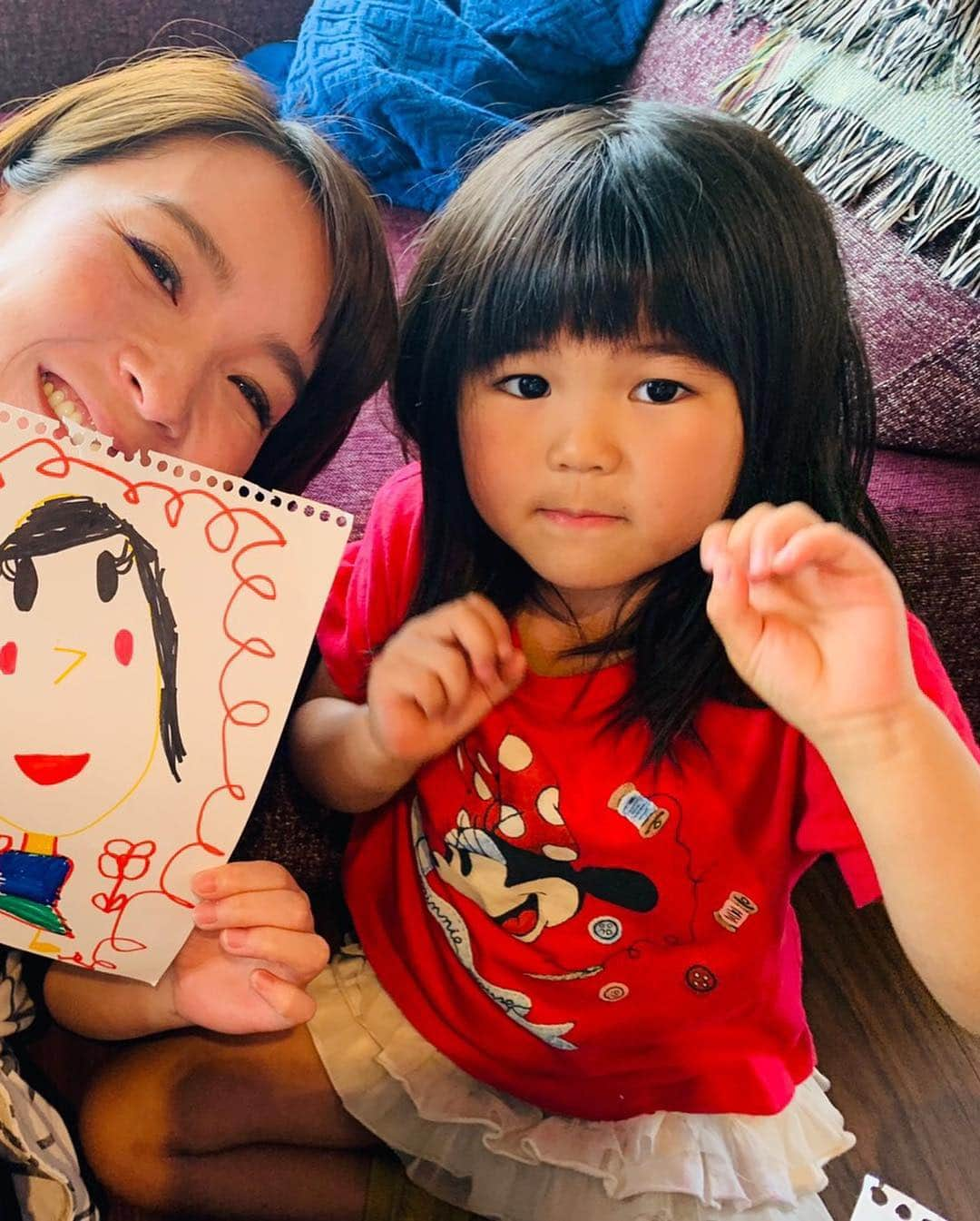 スザンヌさんのインスタグラム写真 - (スザンヌInstagram)「子供も大人も﻿ だいすきが大集合💕﻿ ﻿ あーっ可愛い😍﻿ 癒しでしかない❤️﻿ みんなありがとうだよーっっ﻿ ﻿ 令和も笑顔いーっぱいでいられますように🙏🙏🙏﻿ ﻿ ﻿ #Netflixのビヨンセ観ながら﻿ #感動だし﻿ #美味しいし﻿ #お腹ちぎれそだし﻿ #最高のおやすみ﻿ #昭和の色男もサプライズ登場したよwww﻿」5月2日 19時54分 - suzanneeee1028