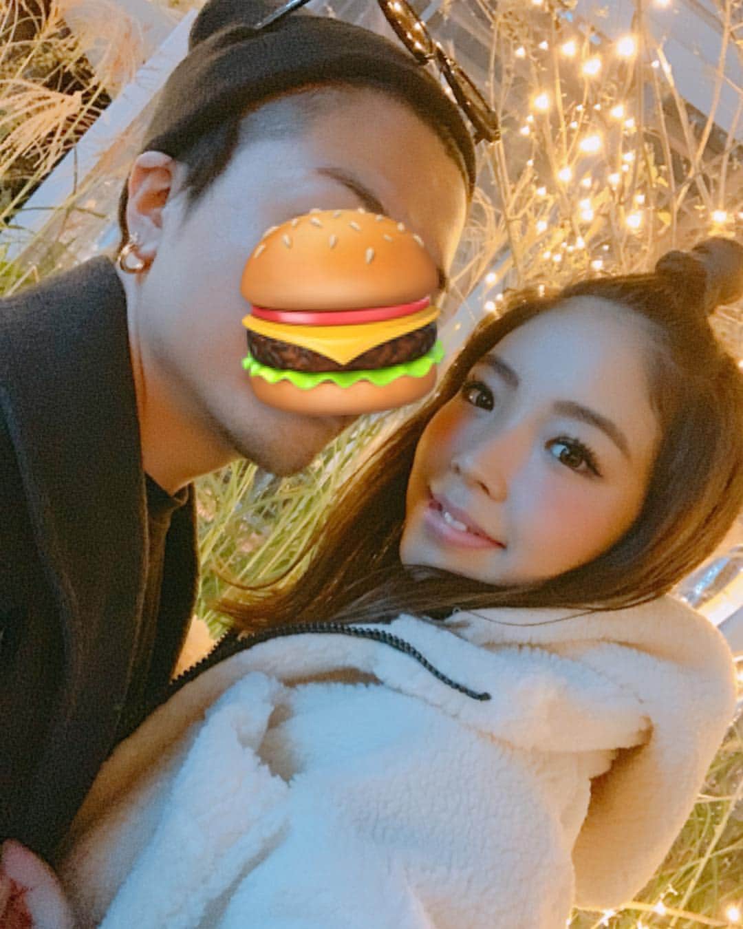 Linaのインスタグラム：「皆沢山コメントありがとう🥺❤️ 泣いた😭DMも全部読んでます😢😭 メッセージであったけど、授かり婚ではないです👶🏻😂 馴れ初めは？って彼とは中学の同級生で家族の次に長く一緒にいるんだよね😀 だから私の双子の弟って感じ🧟‍♂️❤️ . . これからもこんな私をよろしくね🍔🖤」