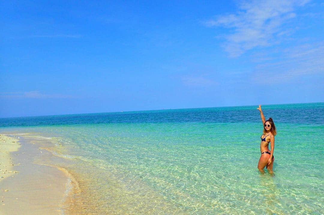 Linaのインスタグラム：「そして夏に向けてがんばる。 🍉🍧🏖🐚🌻👙 . . @sbeautyclinic  でセルトーンをしてセルライト潰して貰ってるんだけど、カチカチだったお肉がたぷたぷんになったの🥺ここから頑張って燃やす🔥🥊 .  #エスビューティークリニック #sbeautyclinic #渋谷美容クリニック #レーザー治療 #美容 #医療痩身 #アンチエイジング #レーザートーニング #美肌」