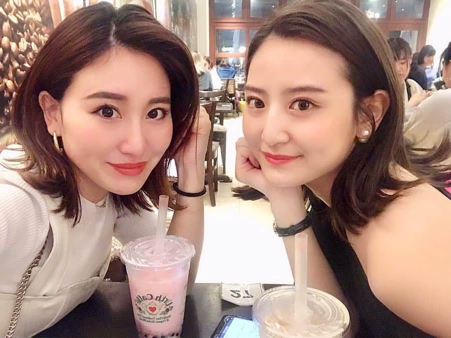 Ayaさんのインスタグラム写真 - (AyaInstagram)「たぴたぴ🥤💛🧡💛 #sister . . #真剣佑がオススメしてたらしい#妹情報 #姉妹#タピオカ#カフェ#代官山カフェ#カフェ巡り #urthcafe#cafe」5月2日 20時35分 - aya__fit