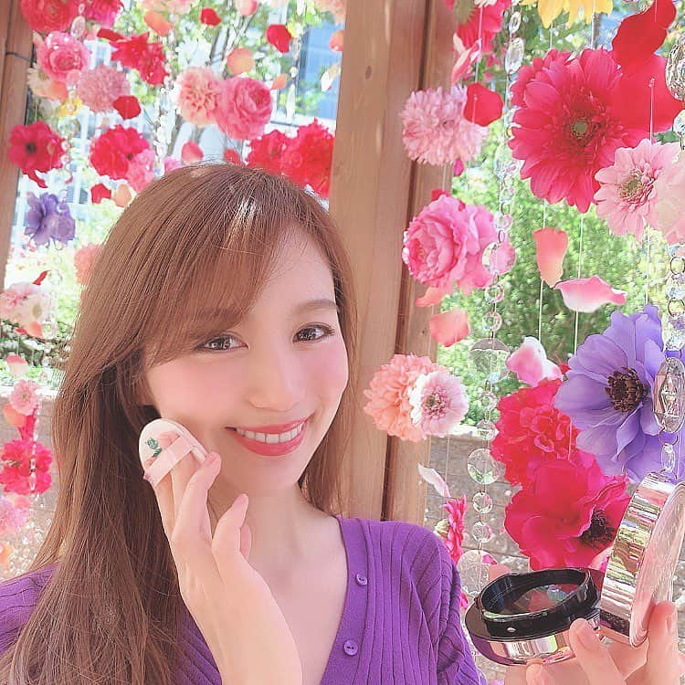 宮内ひかるさんのインスタグラム写真 - (宮内ひかるInstagram)「🌷 パクト チラ見してたら…📸 ． ． 睡眠が一番大事だから スリーピングマスク たのしみ😴 #美容 #趣味 #美容ヲタク#VT#VTCOSMETICS #お気に入り #シカクリーム #韓国コスメ #qoo10 #鎮静 #肌荒れ #ニキビ #保湿 #乾燥 #敏感肌 #コスメ #スキンケア #クリーム# 再生クリーム #koreacosmetic #kbeauty  #韓国化粧品 #クッションファンデ #韓国ファンデーション #大名古屋ビルヂング #3周年フォトコンテスト #スカイガーデン #フラワースカイガーデン」5月2日 20時38分 - hii1102