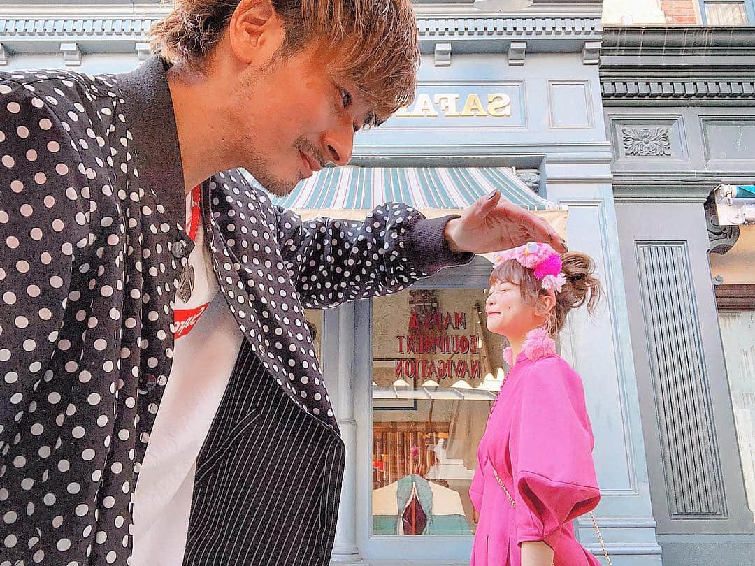 のインスタグラム：「🕺令和😆💫 １発目😄 令和もよろしくおねがいします🌟 毎日、全国から ご来店✂️頂きありがとうございます💫本当に、本当に嬉しいです😭 そして、遠いのに2回目、3回目とリピートしてくれてるのがすごく嬉しい😊 そしてそして、みんな😆髪が綺麗になりました😄って報告くれるから、さらに嬉しいです😆褒めらめたよっとか😭嬉しいことばかり💫 secret color ぜひストーリー😄ハイライトにのってるからみてね😆」