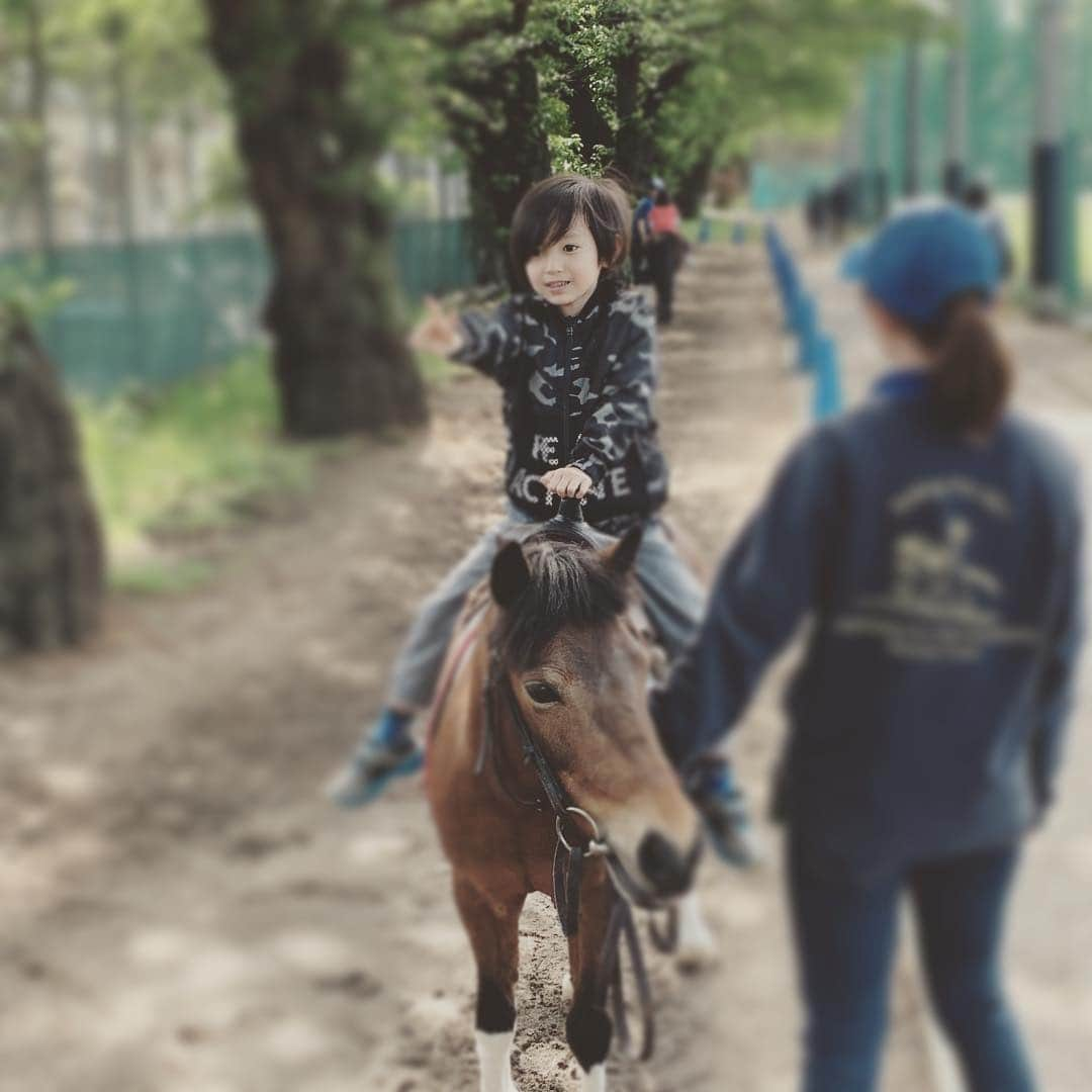 北村栄基さんのインスタグラム写真 - (北村栄基Instagram)「#アイス #THE BLUE CORNER #モルモット #安定の乗馬 #馬 #乗馬 #チャリ #練習 #補助輪 #補助輪とれたーーー！ #すげーーーー」5月2日 20時46分 - eiki23