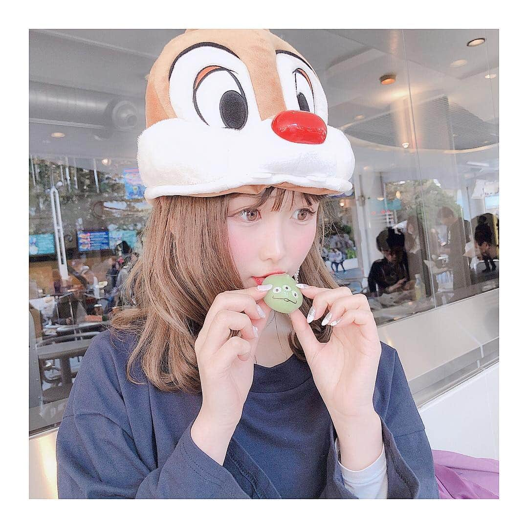 浦西ひかるさんのインスタグラム写真 - (浦西ひかるInstagram)「今日やっとYouTubeにディズニーデートの動画アップできた！ みてね！！！！ 動画の中で言ってたあざとい選手権の写真ww #ヒートテック #だっさ」5月2日 20時57分 - uranishihikaru