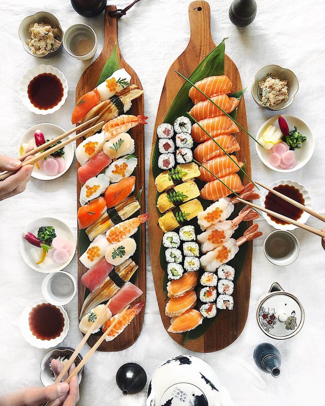 Chinamiさんのインスタグラム写真 - (ChinamiInstagram)「I enjoyed eating sushi with my family. It was a lot of fun. Thank you for a great time and delicious sushi. #japanesefood #sushi  What's your favourite type of sushi?😋🍣🥢 こどもの日は外出予定なので、今日は前倒しで子どもスペシャル晩御飯。息子たち、喜んでくれてうれしかったです(^ ^)ノ . #すし #日本食 #晩御飯 #和食  #ちなみ寿司 #こどもの日ごはん」5月2日 20時58分 - chinamiphoto