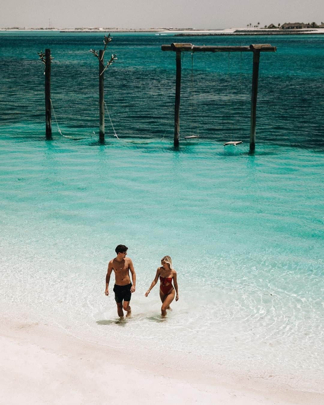 Kapten & Sonさんのインスタグラム写真 - (Kapten & SonInstagram)「'In life, it’s not where you go, it’s who you travel with.' 🌊 Who joins your next trip? 👫 @gypsea_lust found the perfect partner for every adventure! #bekapten #kaptenandson⁣ .⁣ .⁣ .⁣ #traveling #travelgram #travelgoals #takemethere #travelcouple #couplegoals #passportpassion #potd」5月2日 21時00分 - kaptenandson