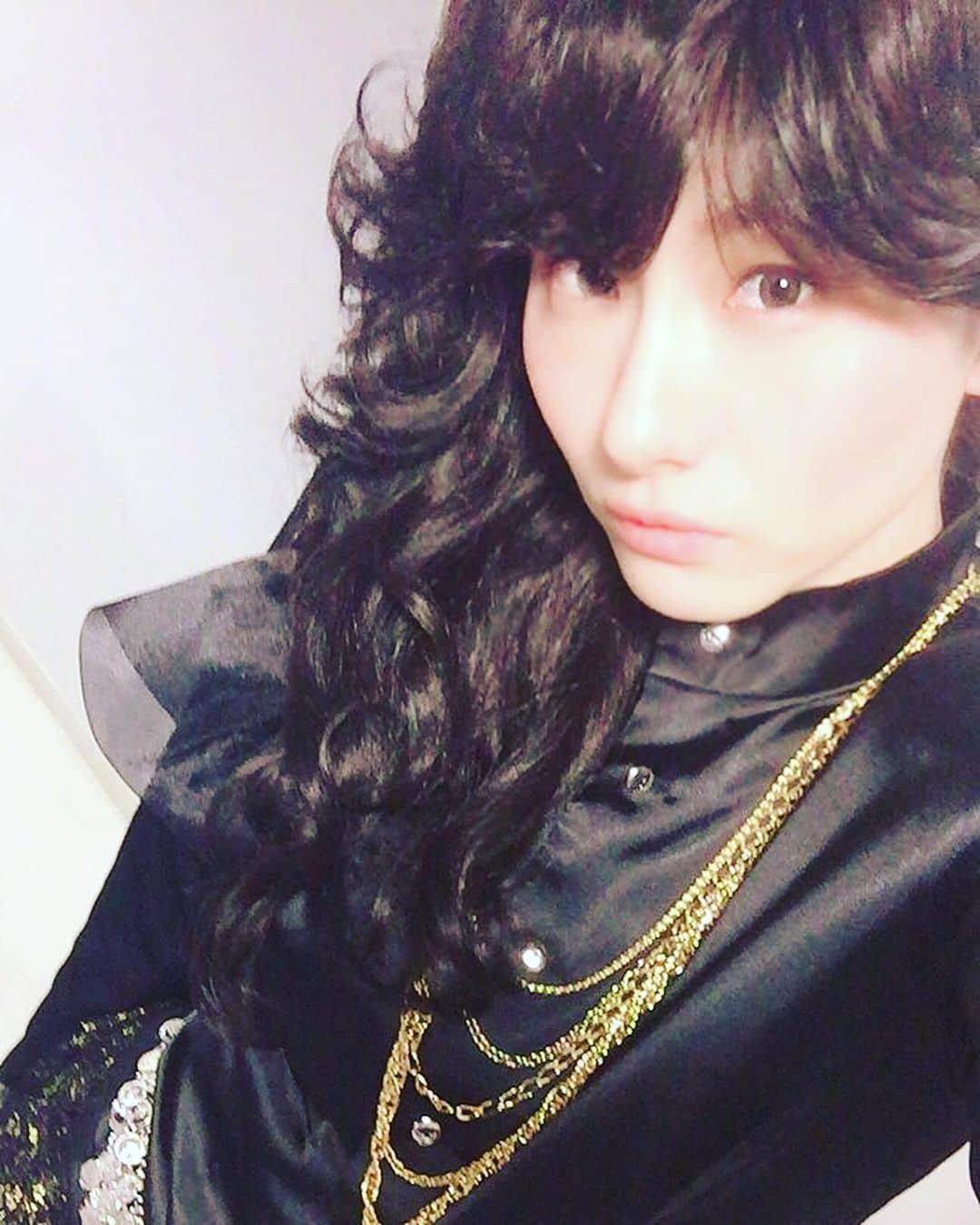 岩村菜々美さんのインスタグラム写真 - (岩村菜々美Instagram)「#モノマネでもいいから聴きたい！ 昭和・平成名曲ベスト55 ご視聴頂き、ありがとうございました✨ #中森明菜 さん #プリンセスプリンセス さん の2曲歌わせて頂きました！！ 雰囲気の明暗がはっきりしてるお二人のモノマネ 中森明菜さんの衣装を着てる時は 何だか物静かになってしまう... と思いきや、 ずっとワーワー🤪してましたww たくさんものまねタレントの方がいて、 めっちゃ楽しい現場でした!! . 今日、オンエア見てフォローしてくれた方々!! これからも #ななみなな を よろしくお願いします♡ そして！！ 17日には#ものまね紅白歌合戦 に出ます!! よかったら... じゃなくて、絶対見てください!!😘」5月2日 21時06分 - nanami1120