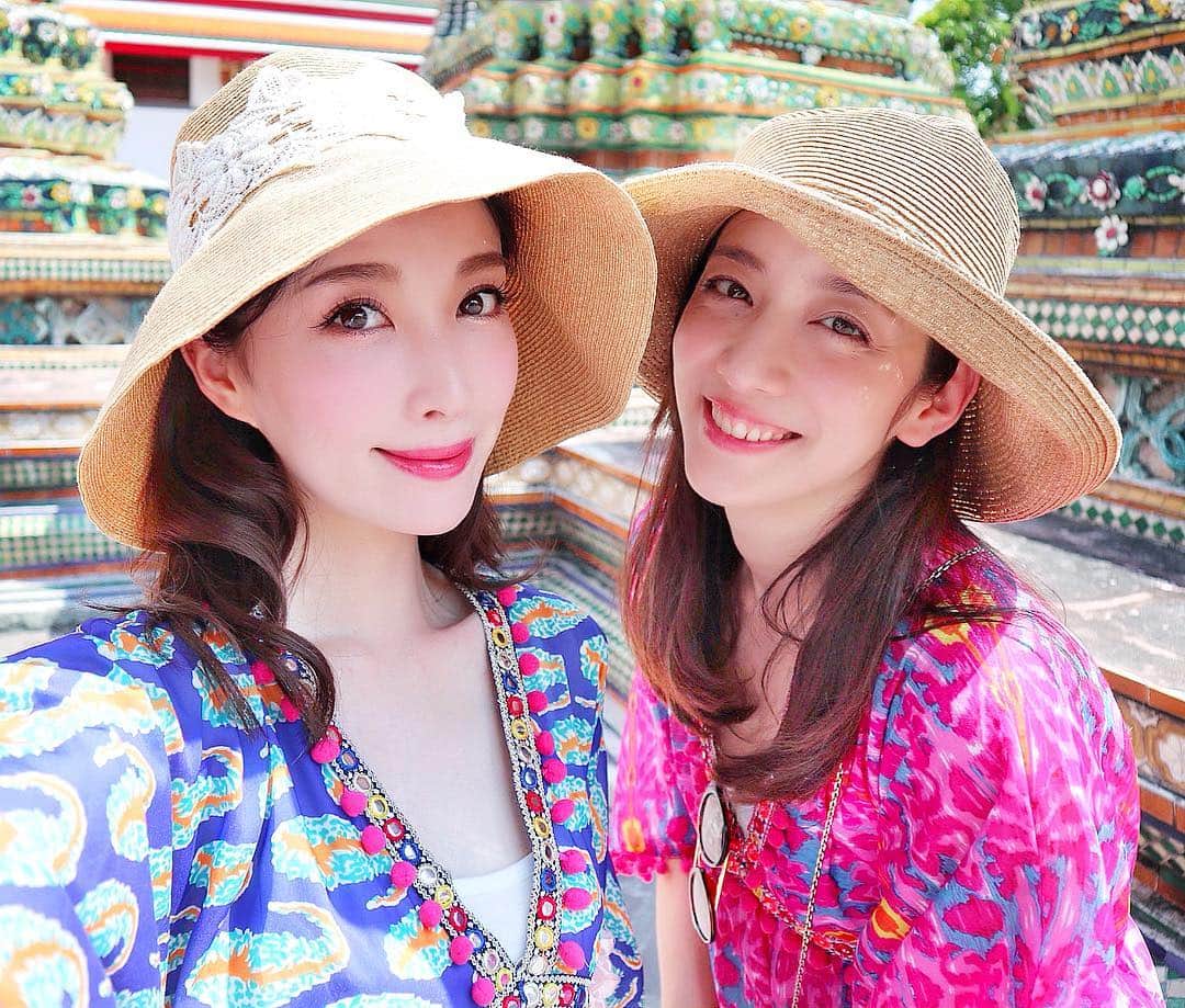 のインスタグラム：「🐘🇹🇭🥊﻿ ﻿ タイ旅行のお供はこの方です👸🏻💜﻿ @leila___ni ﻿ もうかれこれ出会ってからは16年くらいのお付き合い。。﻿ 出会いはフィリピンのセブ島🏖  昨年も一緒に香港🇭🇰に行ったり、今年はバンコク🇹🇭に来ることが出来て嬉しい🎵﻿ ﻿ これからもワールドワイドに末永く宜しく😌✨﻿ ﻿ #longtimefriends #friends #17years ﻿#我謝よしか #タイ旅行 #タイ #thai #thailand #Bangkok #trip #ワットポー #วัดโพธิ์ #watpho #watphotemple #寺院 #ワットポー寺院 #temple #travel #travelphotography #travelgram」