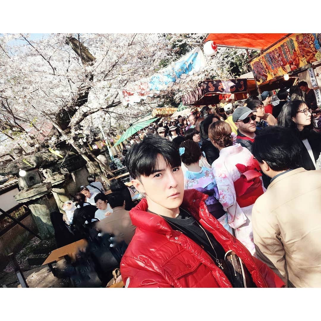 ダンソン・タンのインスタグラム：「☀☀☀📸📸📸 #DT#唐禹哲 #SEVENDAYS #HOTHEART #DT視角」