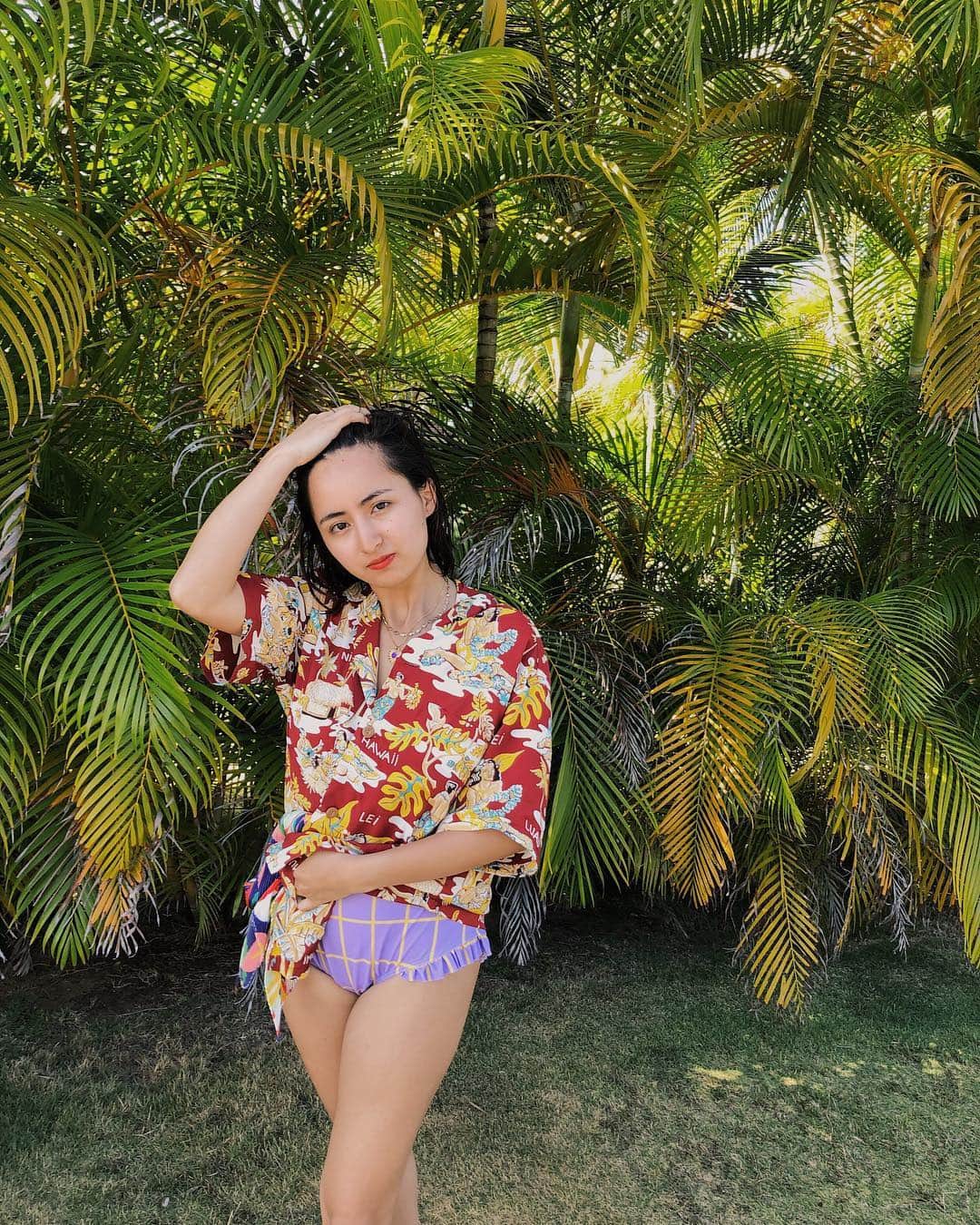Julia Castroさんのインスタグラム写真 - (Julia CastroInstagram)「🌴🌴🥝🌿🦚🦚🦜🦚🌺🌿🌴 自然を感じられる場所が好き。 * #nature #green #hawaii #northshore  #waikiki #oahu  #honolulu #sunburn #sunsurf #aloha #alohashirt #girl #summer #summerstyle #fashion #outfit #ハワイ #ノースショア #ホノルル #オアフ島 #水着 #アロハシャツ #アロハ #女子 #日焼け #夏服 #ファッション #julifashion」5月2日 21時17分 - julia.c.0209