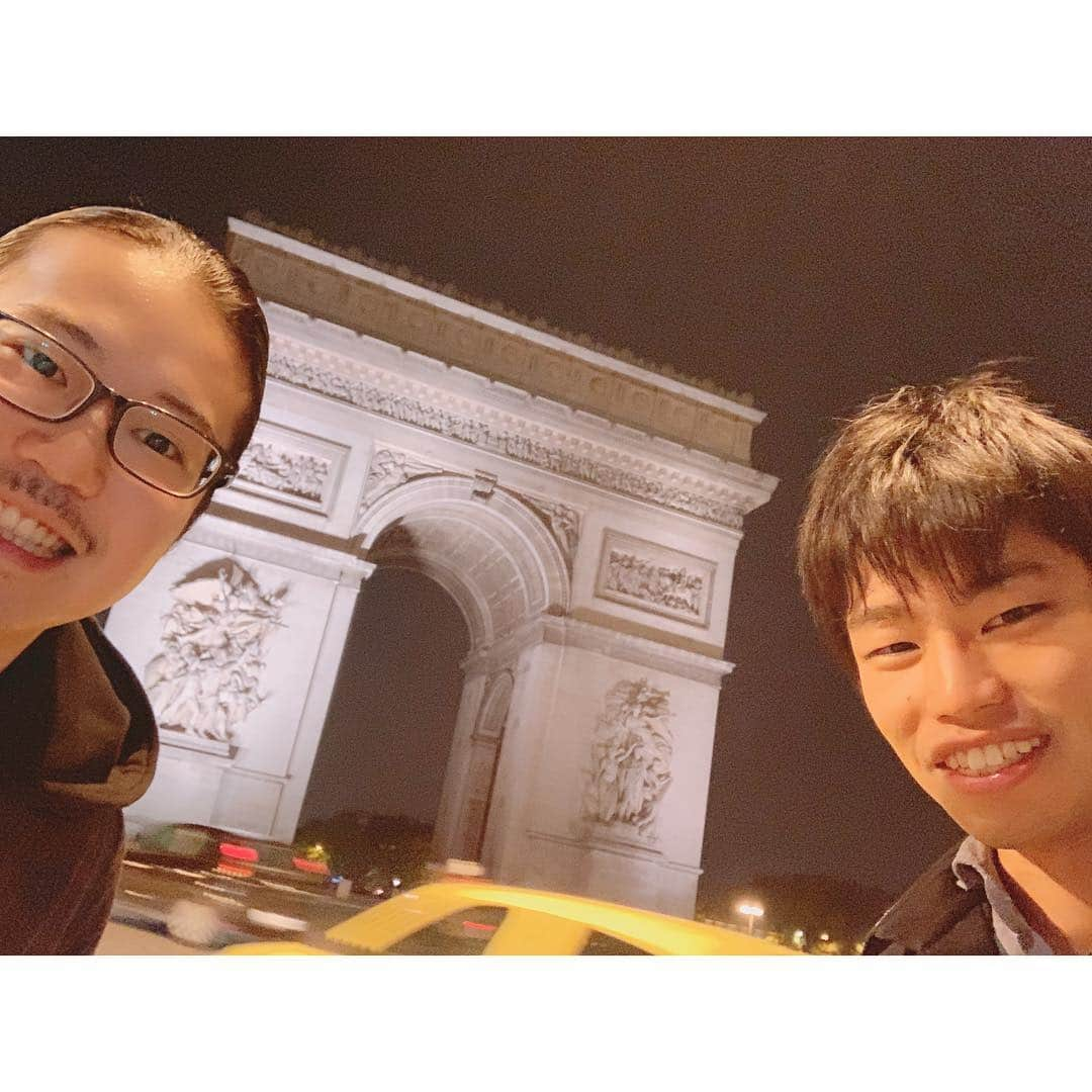 反田恭平さんのインスタグラム写真 - (反田恭平Instagram)「#Paris#France#photo#with#best#friend #daily#iphone#piano#japanese#pianist #最後の写真は知らない人#許可は取りました #土下座#シュール」5月2日 21時41分 - kyoheisorita