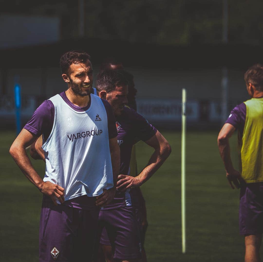 ACFフィオレンティーナさんのインスタグラム写真 - (ACFフィオレンティーナInstagram)「TRAINING ⚽️ DAY  #NoiSiamoFirenze ⚜️ #InsiemeSiamoPiùForti」5月2日 21時52分 - acffiorentina