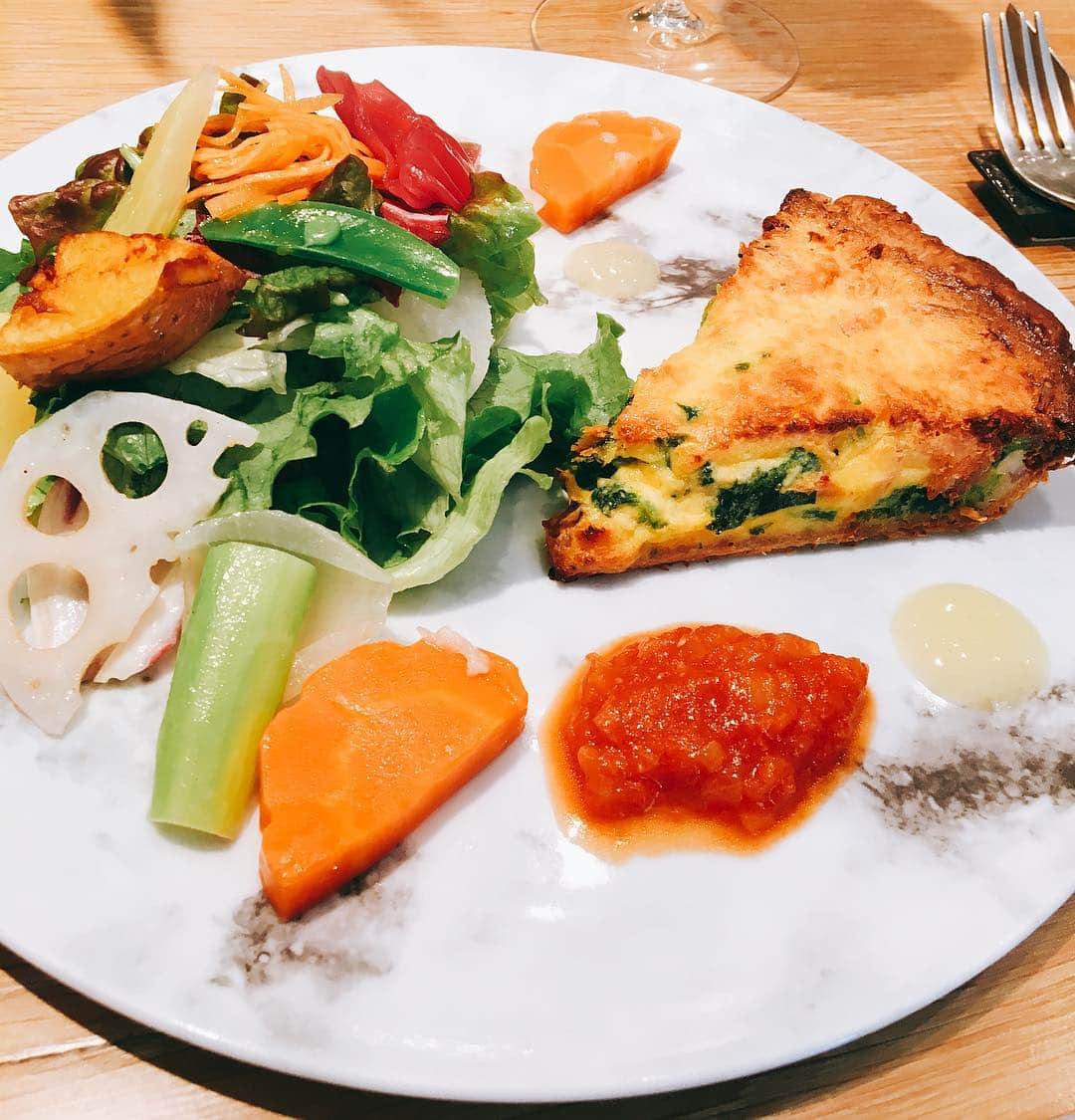 のインスタグラム：「久しぶりのヤナカスギウラ🍴 安定の美味しさ😋肩肘はらずに行けるところも好き💓  #ヤナカスギウラ#フレンチ #お気に入りのお店 #美味しくて #コスパも良し#美味しいものは幸せになれる」