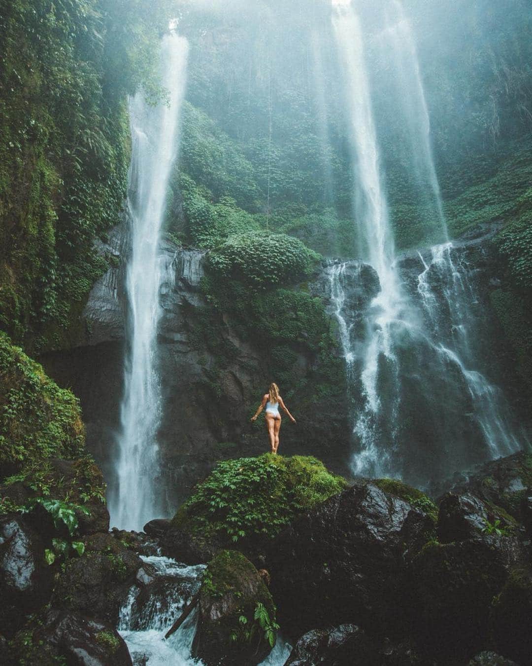 Canon Photographyさんのインスタグラム写真 - (Canon PhotographyInstagram)「Epic waterfalls from North Bali! Photography | @sutarahady First shot: Canon 5D mark IV + Canon EF 16-35mm f2.8 | ISO 640 | f4 | 1/125sec & second shot: Canon 6D + Sigma 20mm f1.4 | ISO 100 | f4 | 1/125sec #canon_photos」5月2日 22時01分 - cpcollectives