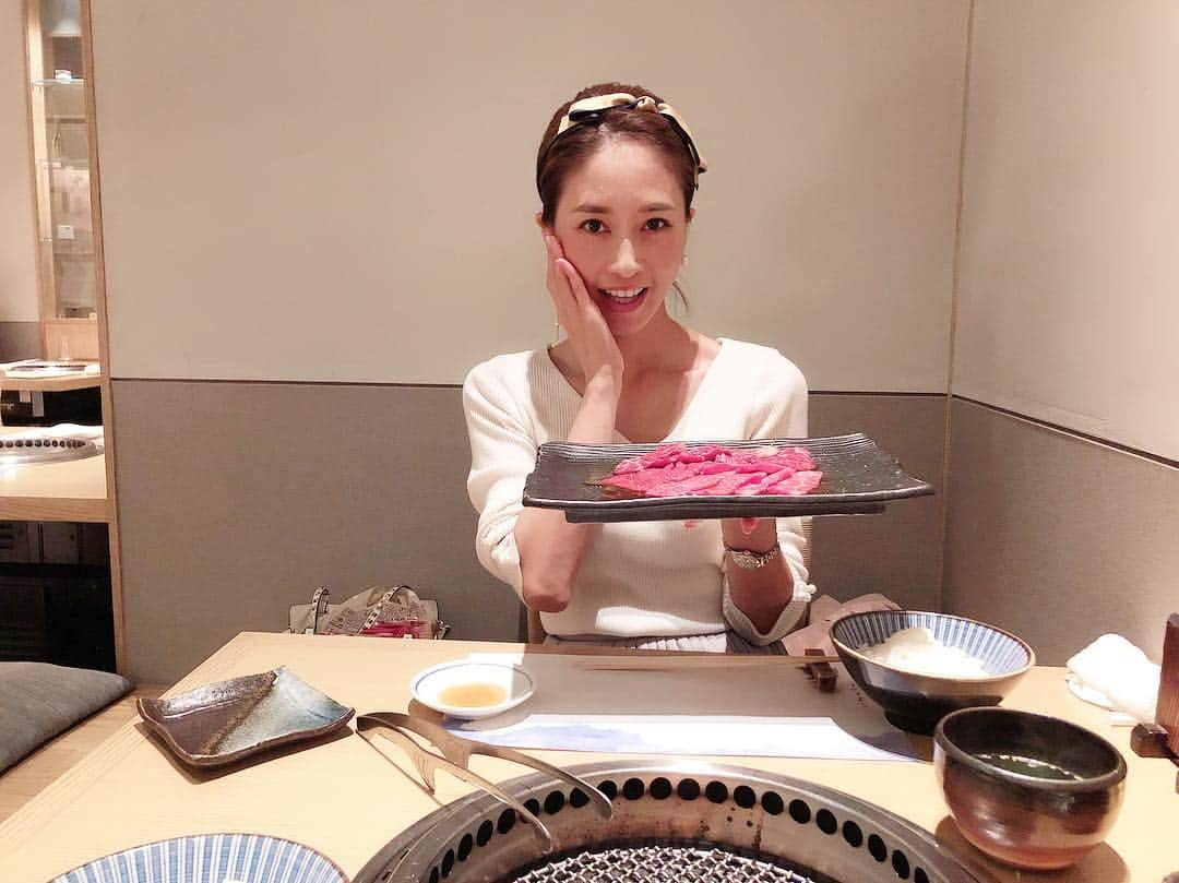 KAORI.OMURA 大村香織さんのインスタグラム写真 - (KAORI.OMURA 大村香織Instagram)「お肉好きは令和も引き続き…✨ ・ 六本木ヒルズにあるまんぷくに来ました☺︎ ・ 名物のネギ塩タンが美味しい✨ ・ 食べすぎて…スカートがきつく、ファスナーを緩めてしまいました😂 ・ 美味しかった☺︎ ・ #焼肉#焼肉好き#肉#肉好き #肉好きな人と繋がりたい #肉好き女子 #港区#六本木#六本木ヒルズ#roppongi #roppongihills #アラフォー#アラフォーライフ#六本木焼肉#六本木グルメ #六本木ディナー #gw#晩御飯#夜ごはん#赤身はお肌に良い」5月2日 22時12分 - kaori.omura