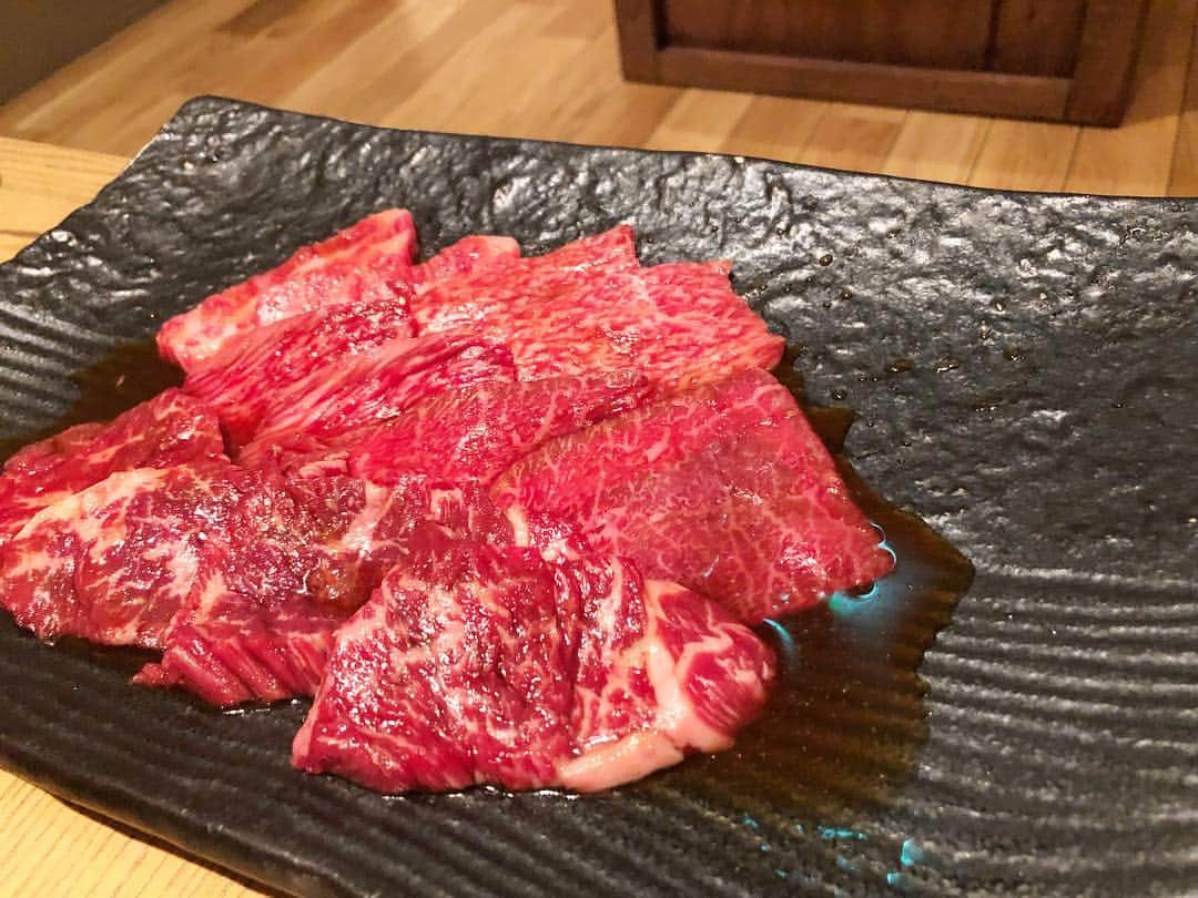 KAORI.OMURA 大村香織さんのインスタグラム写真 - (KAORI.OMURA 大村香織Instagram)「お肉好きは令和も引き続き…✨ ・ 六本木ヒルズにあるまんぷくに来ました☺︎ ・ 名物のネギ塩タンが美味しい✨ ・ 食べすぎて…スカートがきつく、ファスナーを緩めてしまいました😂 ・ 美味しかった☺︎ ・ #焼肉#焼肉好き#肉#肉好き #肉好きな人と繋がりたい #肉好き女子 #港区#六本木#六本木ヒルズ#roppongi #roppongihills #アラフォー#アラフォーライフ#六本木焼肉#六本木グルメ #六本木ディナー #gw#晩御飯#夜ごはん#赤身はお肌に良い」5月2日 22時12分 - kaori.omura