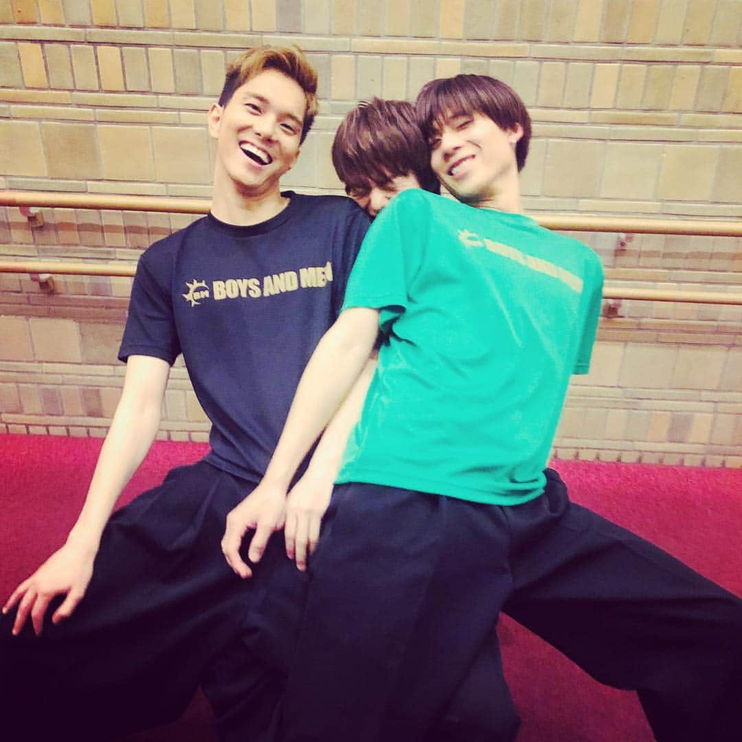 BOYS AND MENさんのインスタグラム写真 - (BOYS AND MENInstagram)「ローソン×東海テレビpresents BOYS AND MEN PREMIUM LIVE！2019 盛り上がりました‼️ グループショットのメンバーで写真📸 それぞれ個性が出てますね😊  #ボイメン #ローソン #東海テレビ #頭の中のフィルム」5月2日 22時12分 - boysandmen_official