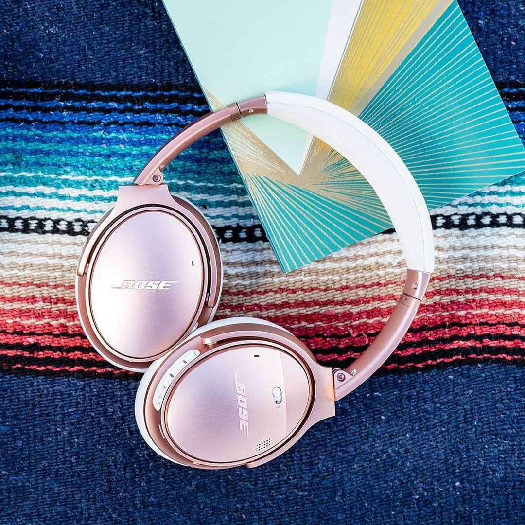 BOSEさんのインスタグラム写真 - (BOSEInstagram)「They’re beautiful and powerful — just like her. Get mom something special. #MothersDay • • Click the link in bio to shop the new limited-edition Rose Gold #QC35 II headphones on Amazon.com and Bose.com. (U.S., Mexico and Canada only. Other countries coming soon!)」5月2日 22時07分 - bose