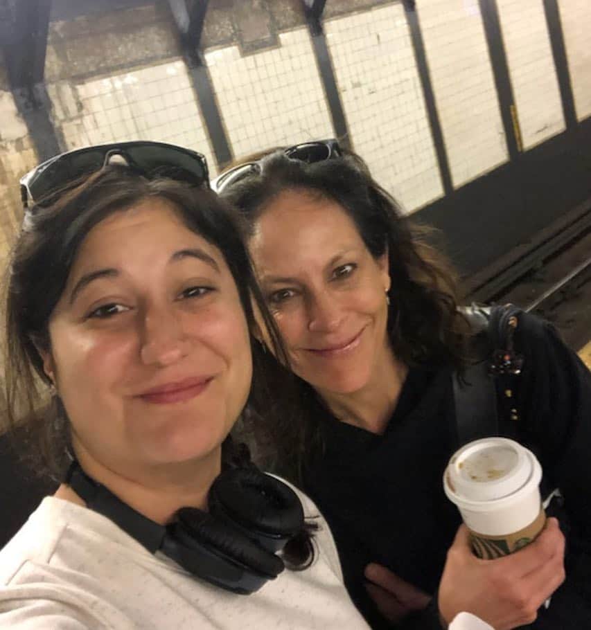 アナベス・ギッシュさんのインスタグラム写真 - (アナベス・ギッシュInstagram)「When your manager makes you take the friggin subway with a behemoth suitcase and laughs when your coffee spills all over the masses. #keepinitreal #notfancy @christinadiamantas」5月2日 22時07分 - annabeth_gish