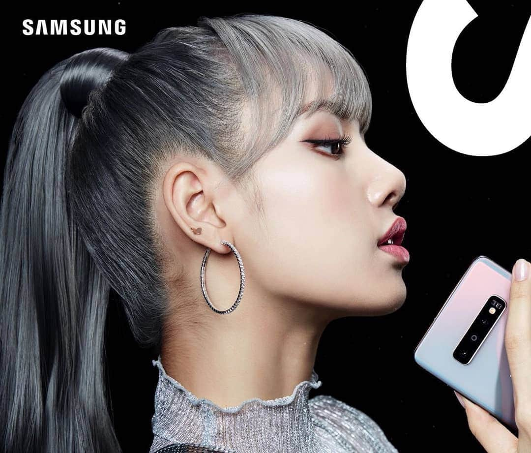 リサさんのインスタグラム写真 - (リサInstagram)「190502 - Samsung Galaxy S10 #BLACKPINK#블랙핑크#LISA#리사」5月2日 22時09分 - lisa.blackpink