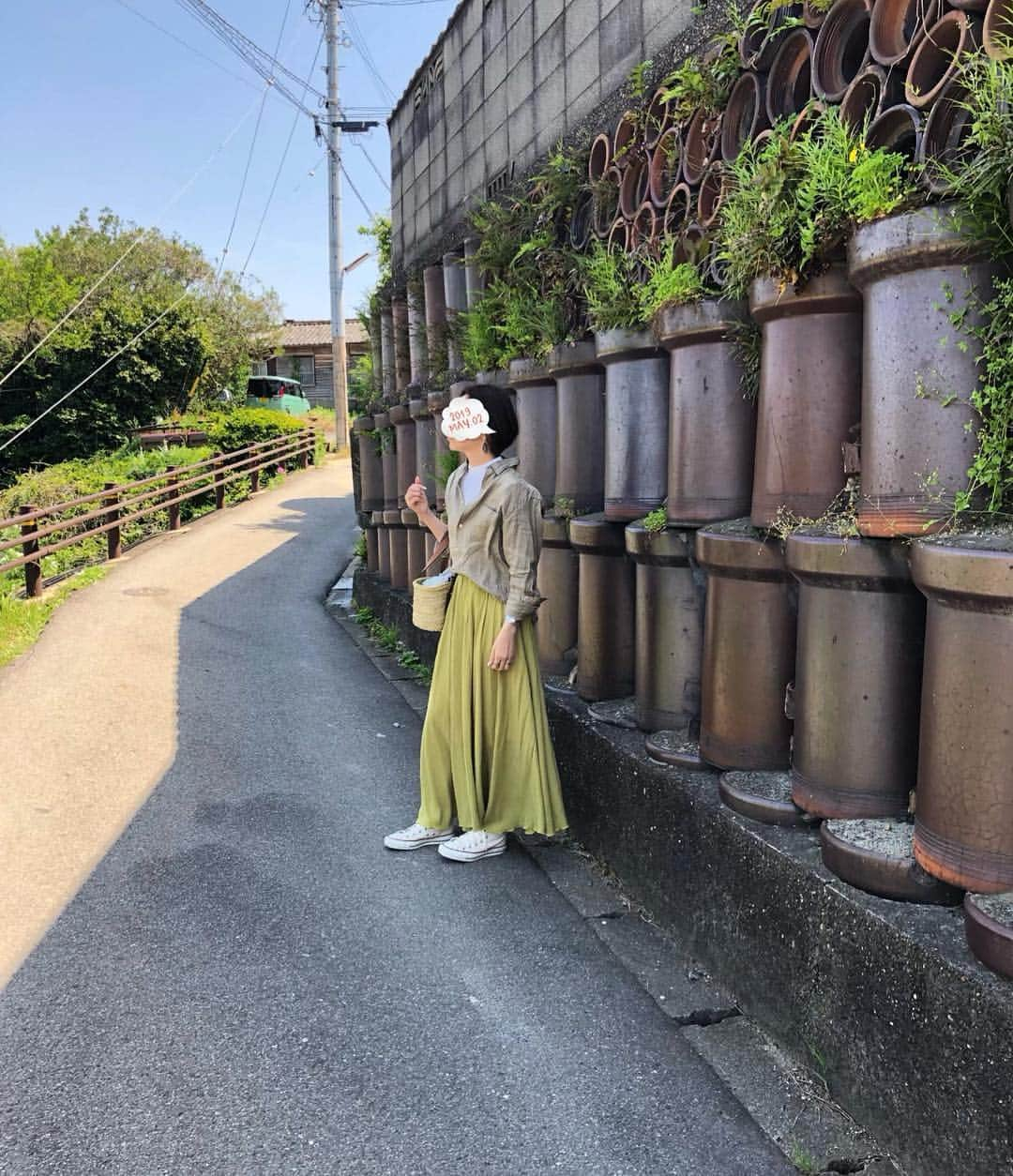 ybtn_1024さんのインスタグラム写真 - (ybtn_1024Instagram)「2 May 2019 #ootd ・ ・ こんばんは☺︎ 今日は#常滑 の#やきもの散歩道 へ行ってきました！ たくさんストーリーにあげて、すみません🙏💦 ・ ・ tops#プレミアムリネンシャツ#uniqlo inner#ワッフルt#gu bottoms#titivate  shoes#converse bag#hermes ・ ・ #ジーユー さんのワッフルtはノースリーブなので、インナーにも使えます✨ 990円なのもGood👍✨ ・ ・ いつもありがとうございます♡ ・ ・ #outfit#instafashion#fashion#coordinate#きょコ#uniqlolifewear#gu_for_all#locari#4yuuu#mineby3mootd#お洒落さんと繋がりたい#おしゃれさんと繋がりたい#おしゃれな人と繋がりたい#instatraveling#potterywalkpath」5月2日 22時11分 - ybtn_1024