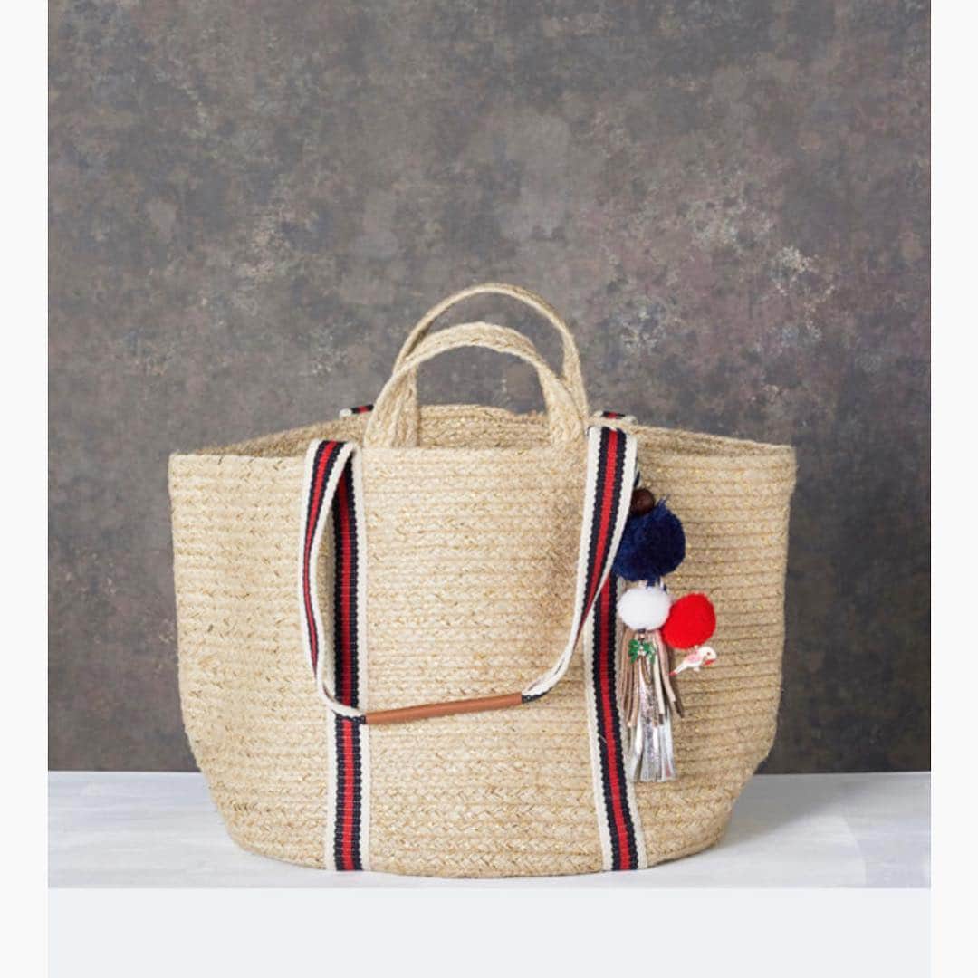 スターメラさんのインスタグラム写真 - (スターメラInstagram)「One carry all which can be used as a travel tote/beach bag is ideal. ⭐️POPI BASKET  Lurex and cotton• • • • • • • • • • • #starmelabags #love#tote#starmela#traditionalhandcraft #etnicchic #summercillection#ss19 #hippiechic#lifestyle #london#miami#jadore#coolbag#lovesummerhateeverythingelse #printemps#ete#paris#australia#likeforlikes #starmelauk#mexico#thursday#thursdaymotivation」5月2日 22時15分 - starmelauk