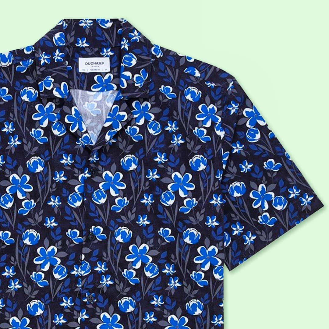 のインスタグラム：「Designed in London, England // Woven in Leggiuno, Italy.  Our contemporary oversized floral shirt is 100% cotton and features a revere collar and short sleeves.」