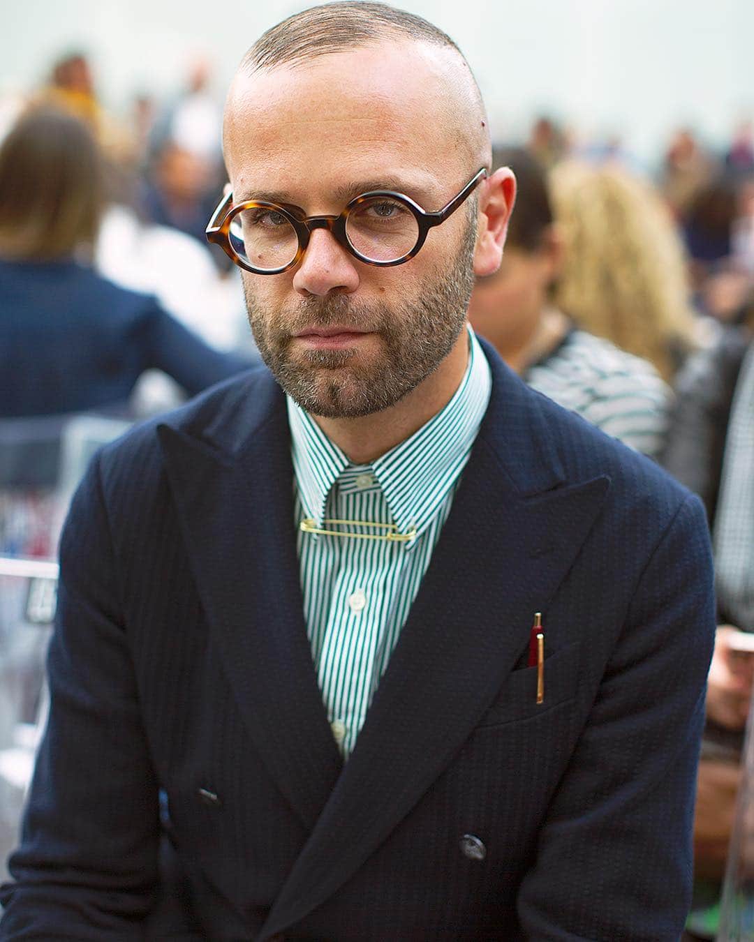 スコット・シューマンのインスタグラム：「I found this image of the fantastic fashion writer Angelo Flaccavento @poeticallypunk in the archive yesterday! I love his tie bar/safety pin as a tie replacement!」