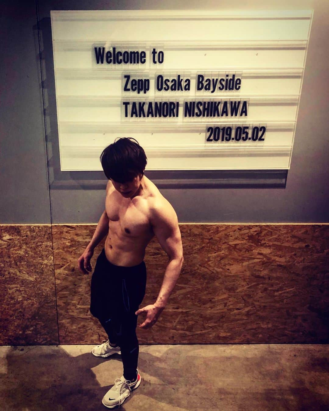 西川貴教さんのインスタグラム写真 - (西川貴教Instagram)「大阪１日目、楽し過ぎた！最でんな高でしたわ！明日もブリ〜ン行きまっせ！ #SINGularity #TNNK #なぜかJOJO立ち風」5月2日 22時35分 - takanori9nishikawa