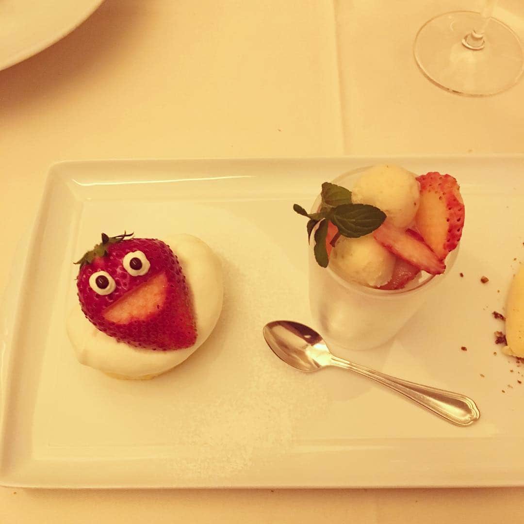 志摩有子さんのインスタグラム写真 - (志摩有子Instagram)「令和初めての外食はやっぱりホームのピアットスズキに。安定の美味しさ。 #令和最初の外食 #cuccinaitaliana  #我が家のホーム」5月2日 22時37分 - ariko418