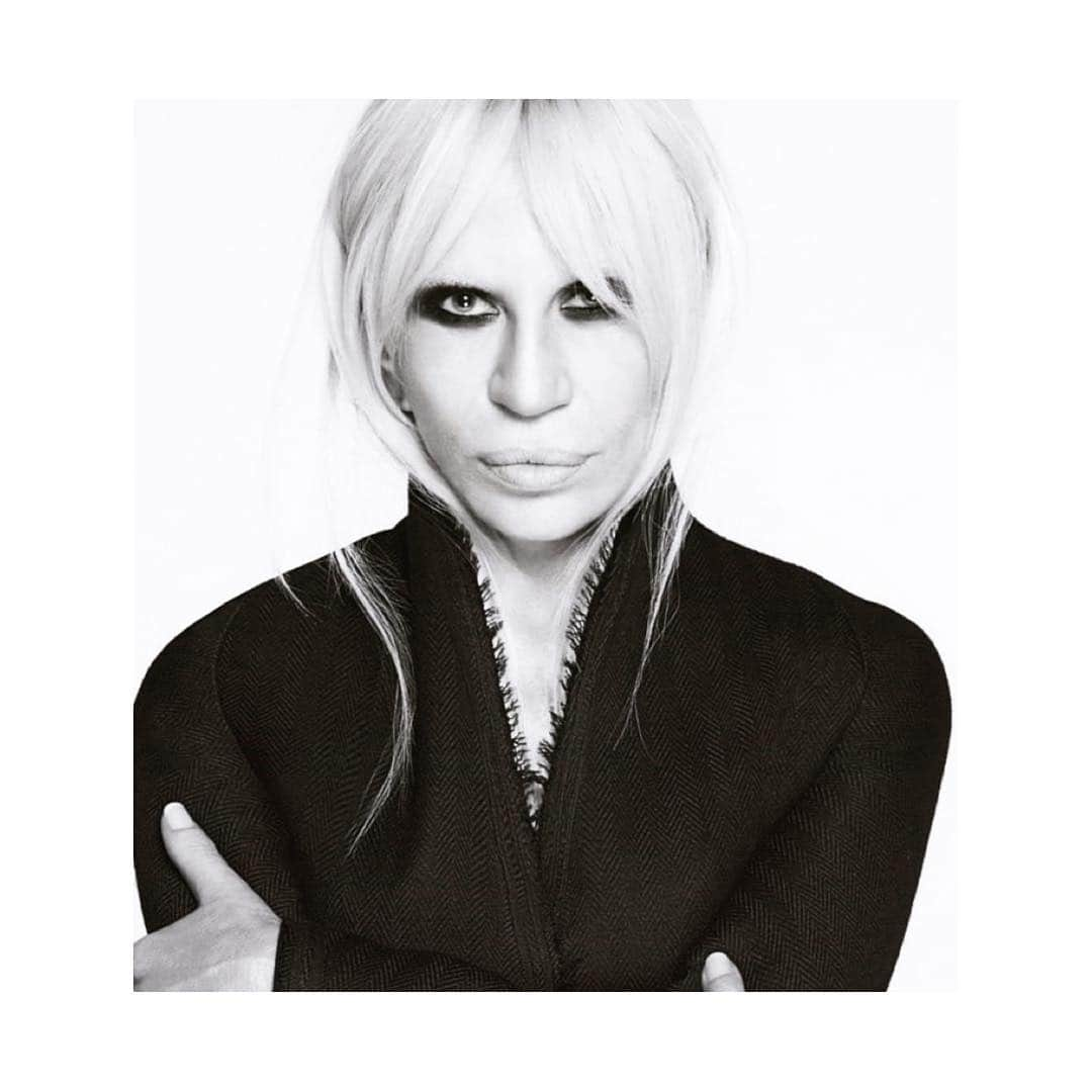 マート・アラスさんのインスタグラム写真 - (マート・アラスInstagram)「happy birthday Donatella ❤️ ❤️ ❤️ @donatella_versace」5月2日 22時37分 - mertalas