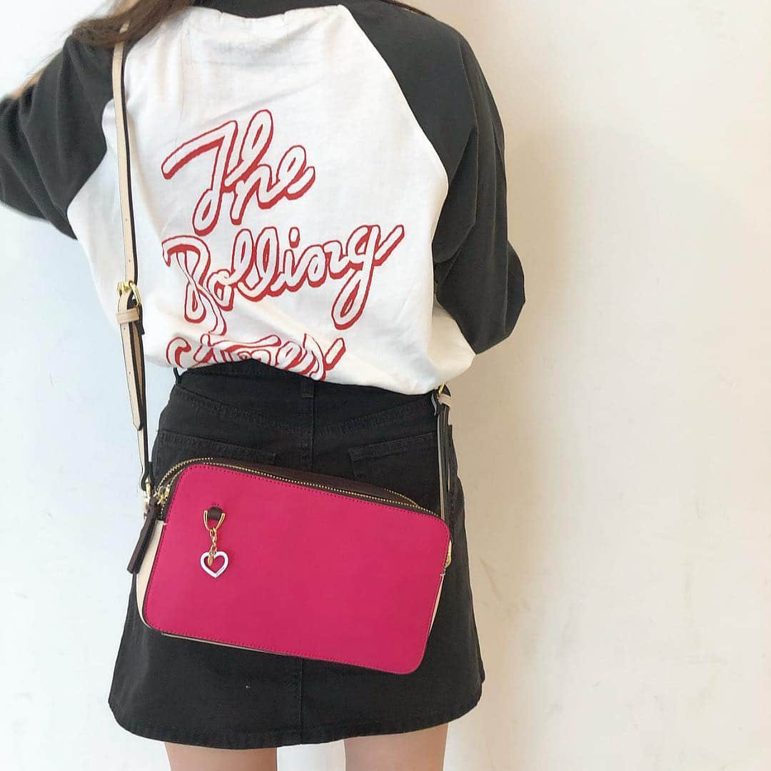 のインスタグラム：「. . スナのラグランTが可愛すぎたあ🤤💗 ラグランTシャツ永遠に好き🥺 . #snidel#スナイデル#ラグランtシャツ」