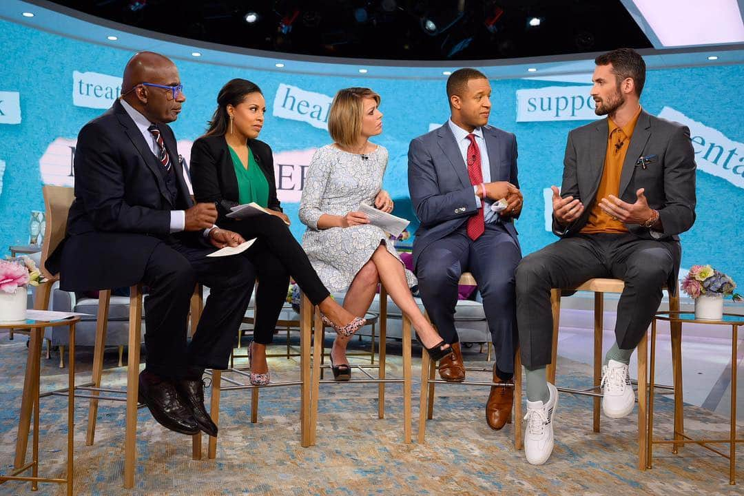 ケビン・ラブさんのインスタグラム写真 - (ケビン・ラブInstagram)「Kicked off Mental Health Awareness Month at the @todayshow to talk about the @kevinlovefund and how we can continue to destigmatize mental illness. I said this yesterday and I'll say it again: speak your truth. Nothing haunts us like the things we don't say. And if I could have told my younger self one thing... it's to not be afraid to be vulnerable. There's a huge community out there ready to support you. (photo credit: Nathan Congelton/TODAY)」5月2日 23時03分 - kevinlove