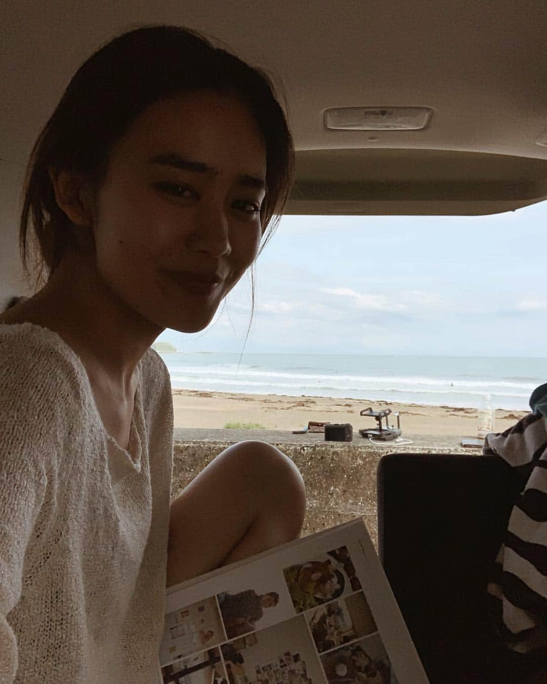 栗山遥さんのインスタグラム写真 - (栗山遥Instagram)「ゴールデンウィーク、 最高にゆったりと過ごしている🕊✨ ひたすら自然に囲まれていて、 SNSや電波の存在がどんどん遠く離れていく。 心地良い❤️✨」5月2日 23時09分 - harukakuriyama