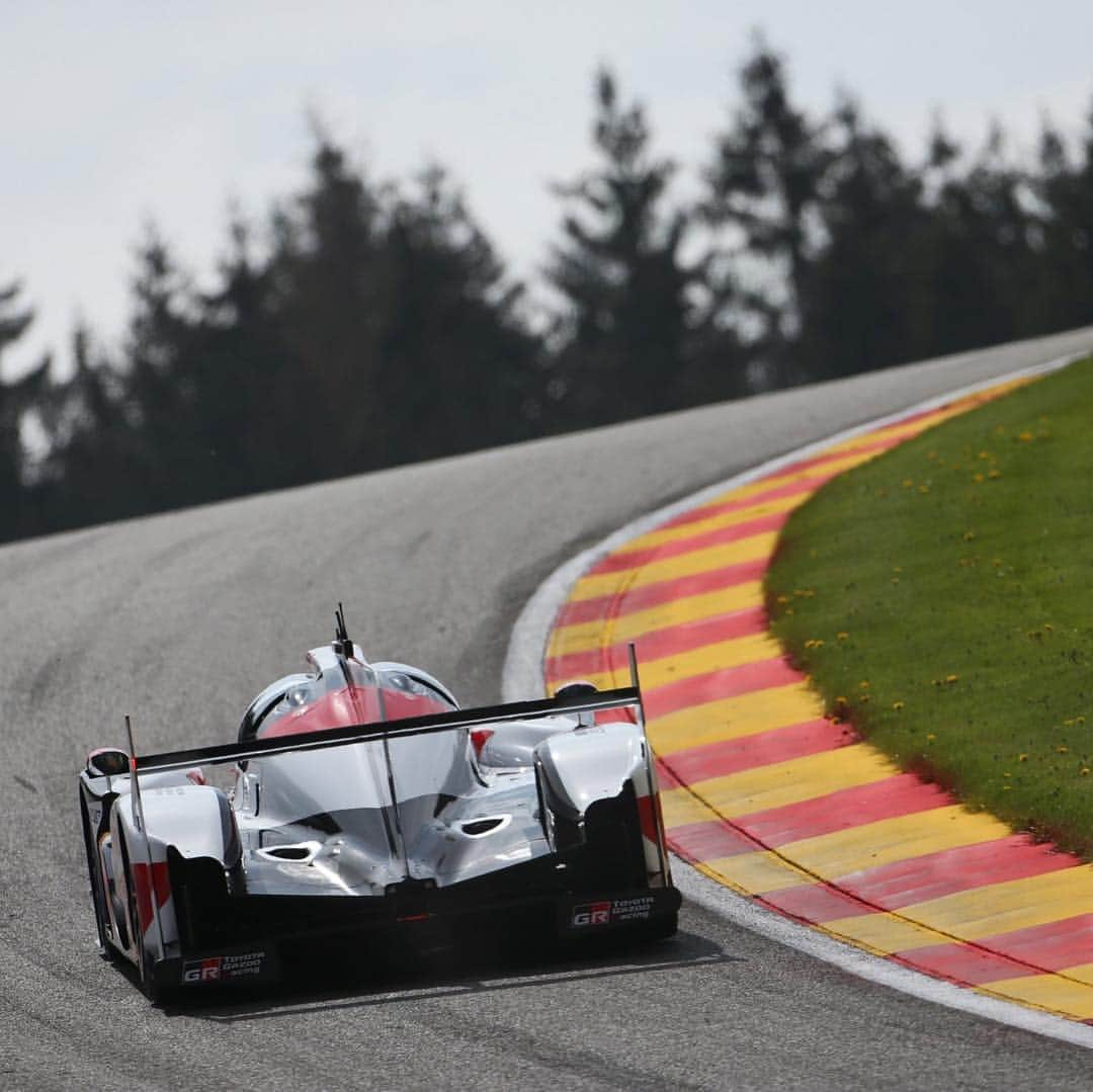 セバスチャン・ブエミさんのインスタグラム写真 - (セバスチャン・ブエミInstagram)「Amazing feeling to drive the #TS050 here in Spa . Now getting ready for a wet FP2. @toyotamotorsportgmbh @toyota_schweiz @redbull」5月2日 23時16分 - sebastien_buemi