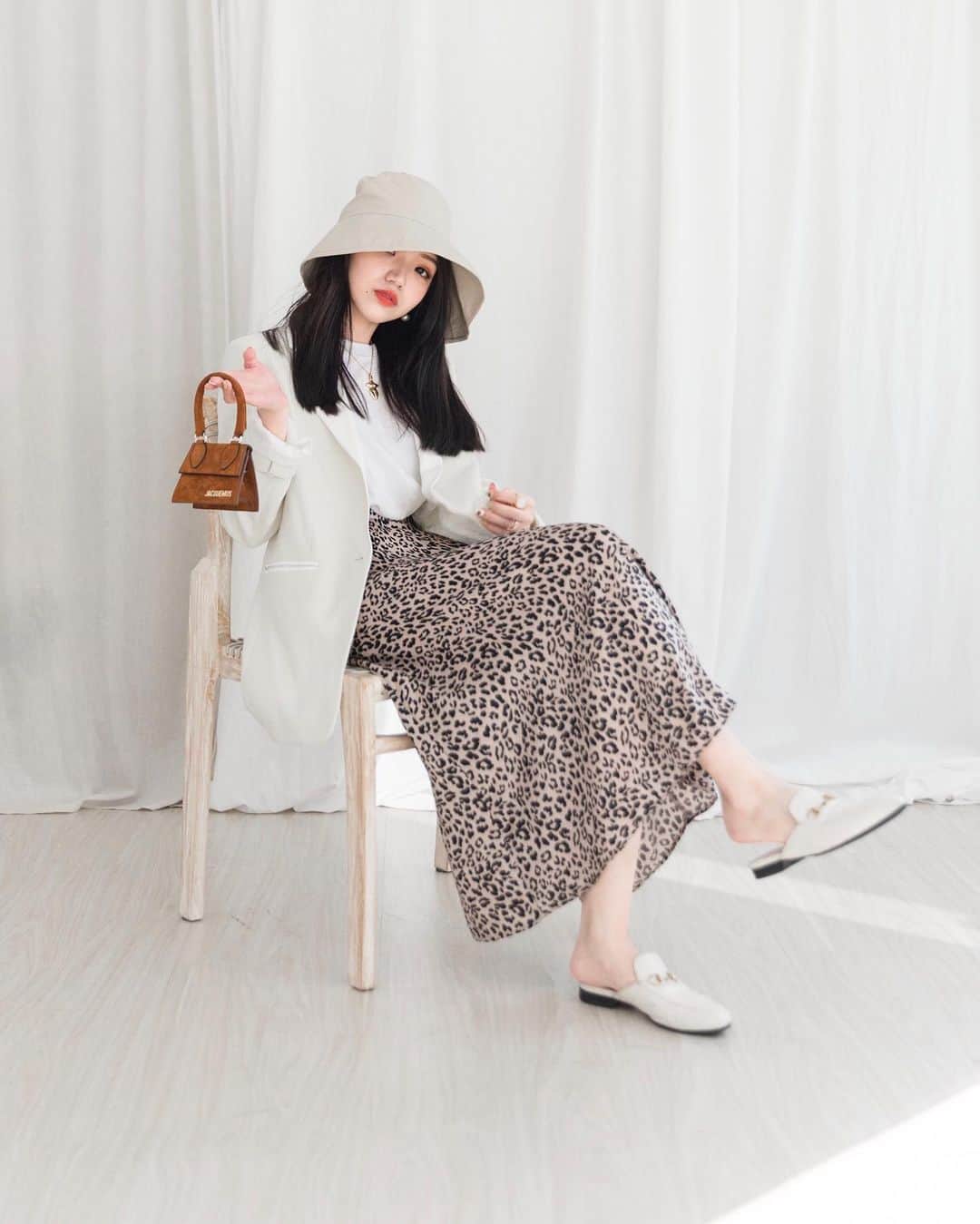 徐琁さんのインスタグラム写真 - (徐琁Instagram)「終於讓我遇到那道光～～～～～ （跟上豹紋流行的尾巴🤣）」5月2日 23時35分 - cos55555