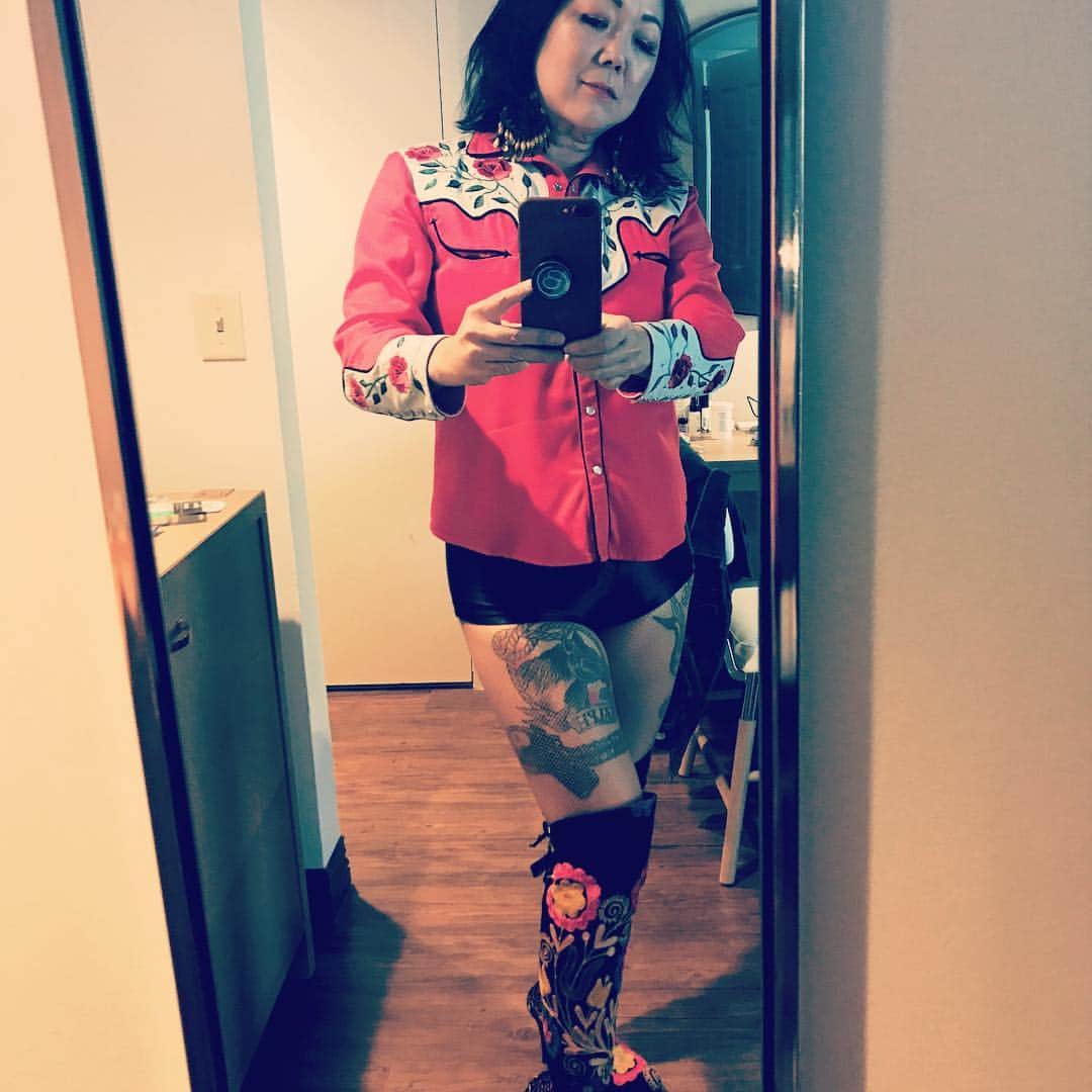 マーガレット・チョーさんのインスタグラム写真 - (マーガレット・チョーInstagram)「#nashville fit with Nashville #filter coming at you this weekend @zaniesnashville with @roccocomedy #comedy」5月2日 23時36分 - margaret_cho