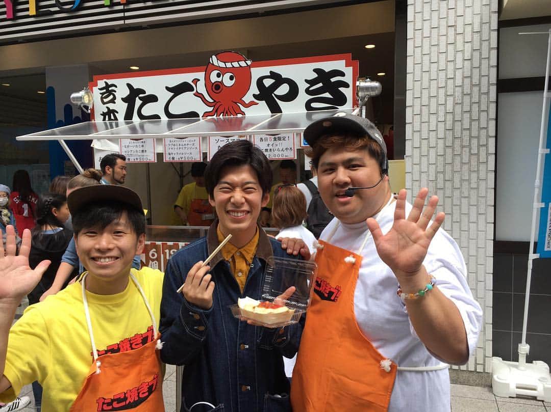 池田真一のインスタグラム：「たこ焼きブ  毎日いっぱい芸人さん来てくれてます！  上田だう」