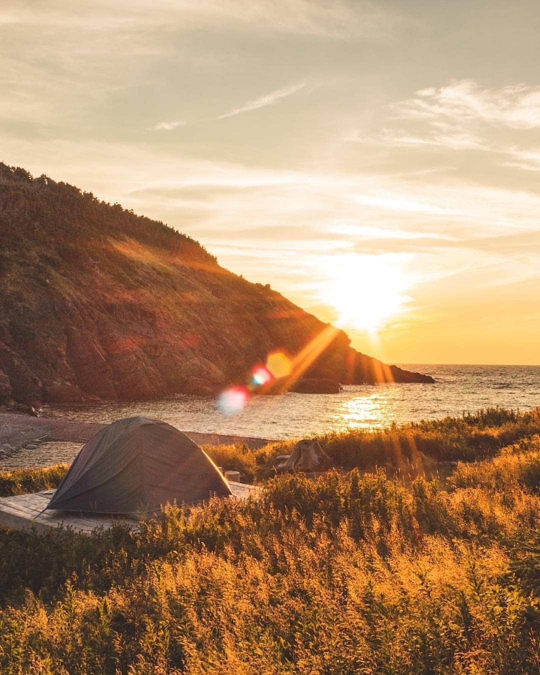 Explore Canadaさんのインスタグラム写真 - (Explore CanadaInstagram)「Camping season may be a few months away, but reservations are now open! To snag a sweet spot like this, head to Cape Breton National Park in Nova Scotia. Camping options range from rustic, to your own oTENTik cabin with access to hot showers. Take advantage of nearby hiking trails, fishing and cycling in the area. Plan your visit and reserve your site in advance with @Parks.Canada. #ExploreCanada 📷: @lifeofashmac 📍: @visitcapebretonisland, @visitnovascotia . #visitcapebreton #visitnovascotia  #novascotia . Abonnez-vous à @explorezsansfin pour voir nos publications en français!」5月2日 23時50分 - explorecanada