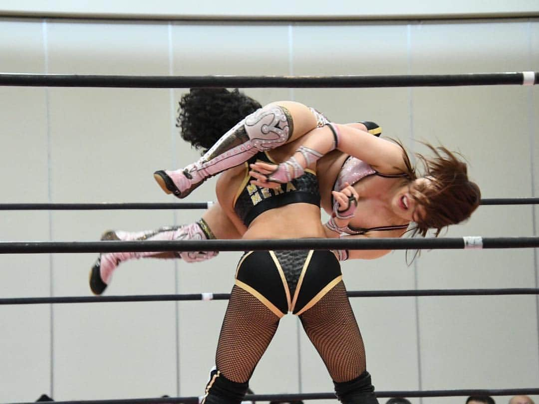 白川未奈さんのインスタグラム写真 - (白川未奈Instagram)「It’s very frustrating but I’ve found my new goal! ・ Someday...I'll beat you  in USA! @thunderrosa22 ・ #thankyou #lameramera #prowrestling #luchalibre #プロレス #東京女子プロレス #tjpw #minashirakawa」5月3日 0時01分 - mina_shirakawa