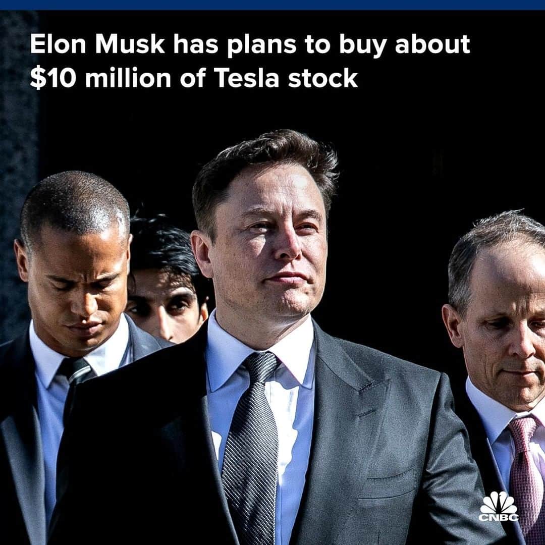CNBCさんのインスタグラム写真 - (CNBCInstagram)「Tesla is planning to raise $2 billion, and a portion of that will come from a big stock purchase by CEO Elon Musk.⁣ ⁣ The move comes a week after Musk deferred on questions about Tesla raising capital, saying raising money shouldn’t be a substitute for making a company operate more effectively. Tesla burned through around $2 billion in cash in the first quarter of 2019.⁣ ⁣ To read about the impact Musk’s purchase will have on Tesla shares, visit the link in bio.⁣ *⁣ *⁣ *⁣ *⁣ *⁣ *⁣ *⁣ *⁣ #tesla #elonmusk #investing #markets #automarket #electricvehicles #ev #equity #musk #stockmarket #stocks #business #investing #tradertalk #money #trading #wallst #businessnews #CNBC⁣」5月3日 0時12分 - cnbc