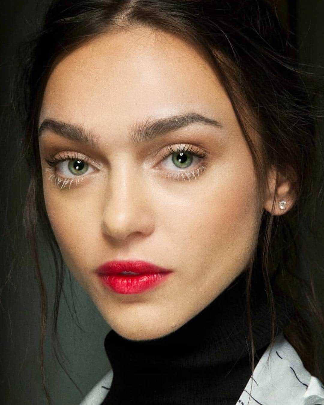 Zhenya Katavaのインスタグラム：「Ребят, посоветуйте фильм 🎥 ?  На ‘Мстителей’ кстати вчера ходила ... “ну такое😑 ”(думала круче будет)」