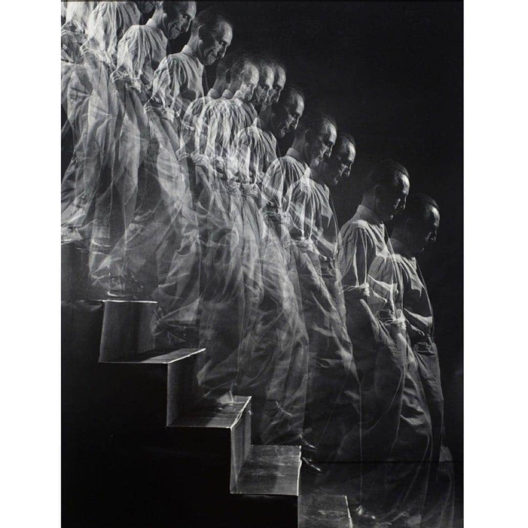 THE ROWさんのインスタグラム写真 - (THE ROWInstagram)「Eliot Elisofon; 'Marcel Duchamp Descends Staircase', 1952」5月3日 0時18分 - therow