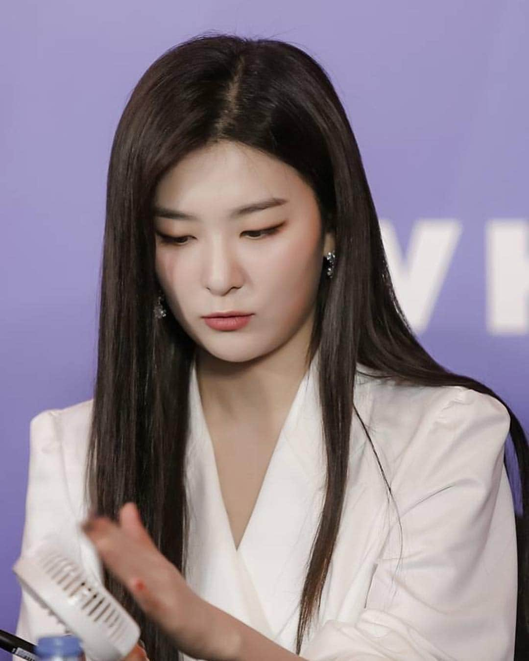 スルギさんのインスタグラム写真 - (スルギInstagram)「SEULGI - V Heartbeat in Vietnam #REDVELVET #레드벨벳 #SEULGI #슬기 #🐻」5月3日 0時22分 - kristiandawal29