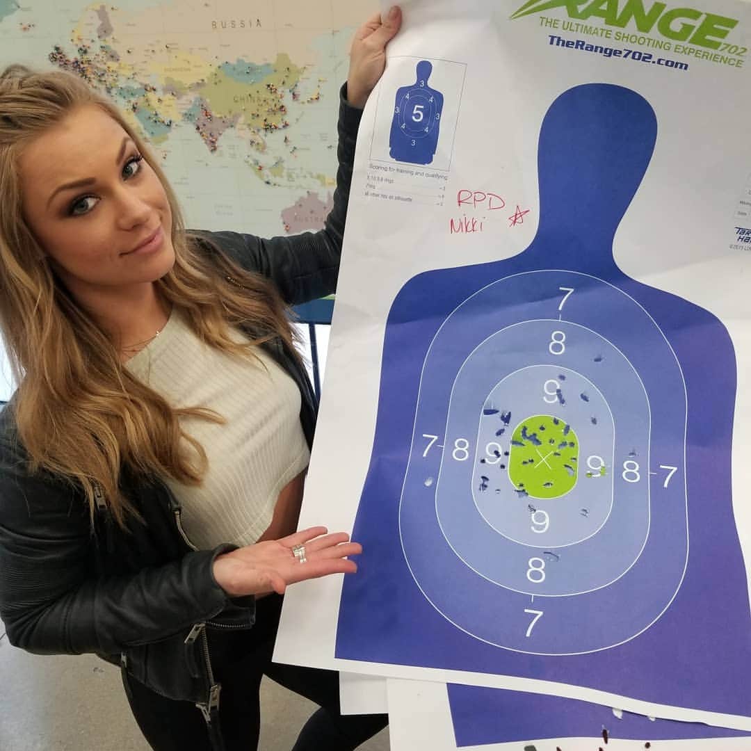 Nikki Leighさんのインスタグラム写真 - (Nikki LeighInstagram)「Make life your target and aim for the #bullseye ! Your bullseye 🎯 can be anything you cherish or see as success to you. But you need to choose the right tools and then focus. Take a deep breath, visualize what you are aiming at, exhale and pull the trigger! Make sure to keep your eye on the prize! And keep working at it! The more you work at it and put #energy into it the more it has to work for you.  This is why I #love going to the #gunrange it is a time to #quiet my #mind and focus. It's a form of  #meditation for me. And when I see that I have hit the bullseye it boosts my confidence in #life. It proves to me that if you focus on the prize you will see the reward.  Do you have a form of meditation that reminds you of your #power? COMMENT below ! It will bring inspiration to not just me but everyone who reads this! Let's all be in this together! #findyourpower ** Swipe for video and more pictures 🎯 Shot this Target with an #RPD , one of my favorites of that day!」5月3日 0時32分 - missnikkileigh