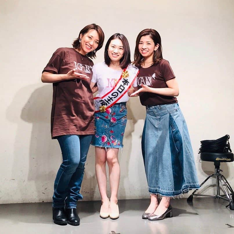 鈴木芳奈さんのインスタグラム写真 - (鈴木芳奈Instagram)「‪ #橘芳奈 バースデーワンマンライブ「VOICE」に来てくださった皆様本当にありがとうございました！！！いやぁ。幸せだった。温かかった。久しぶりのステージ楽しんでもらえたかな？ #巴山萌菜 と #川北有紀 と一緒に届ける歌いかがでしたか？こうしてこのライブを届けられたこと、本当に感謝です。‬ とりいそぎご報告と感謝の言葉を。 またゆっくりと振り返りブログ書きますねっ ありがとうございました！」5月3日 0時36分 - tachibana_kanna